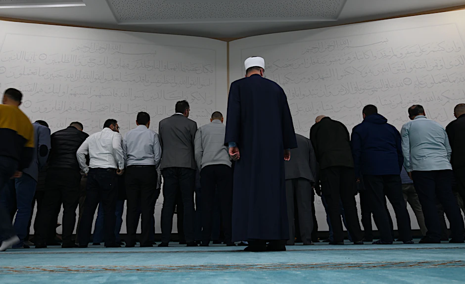 Innenpolitiker sagen, dass der Staat konsequenter gegen radikale Moscheen und Vereine vorgehen muss.