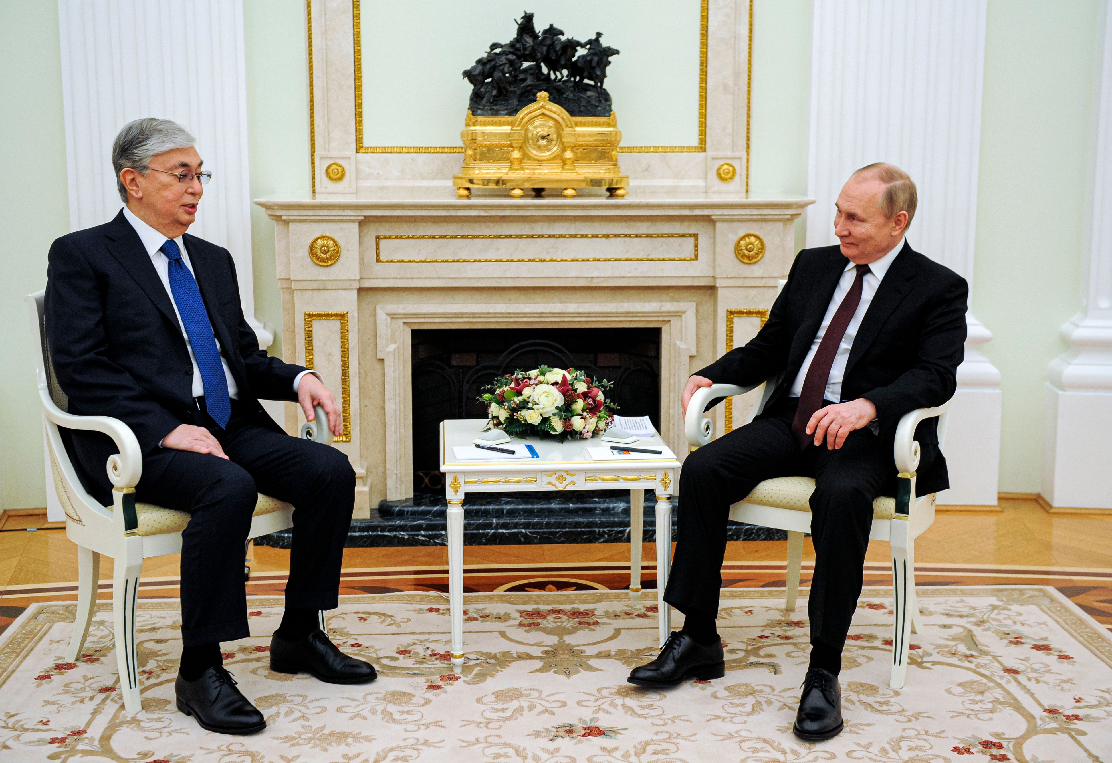 Sanktionen des Westens: Kasachstan verbietet Export von 106 Warenarten nach Russland