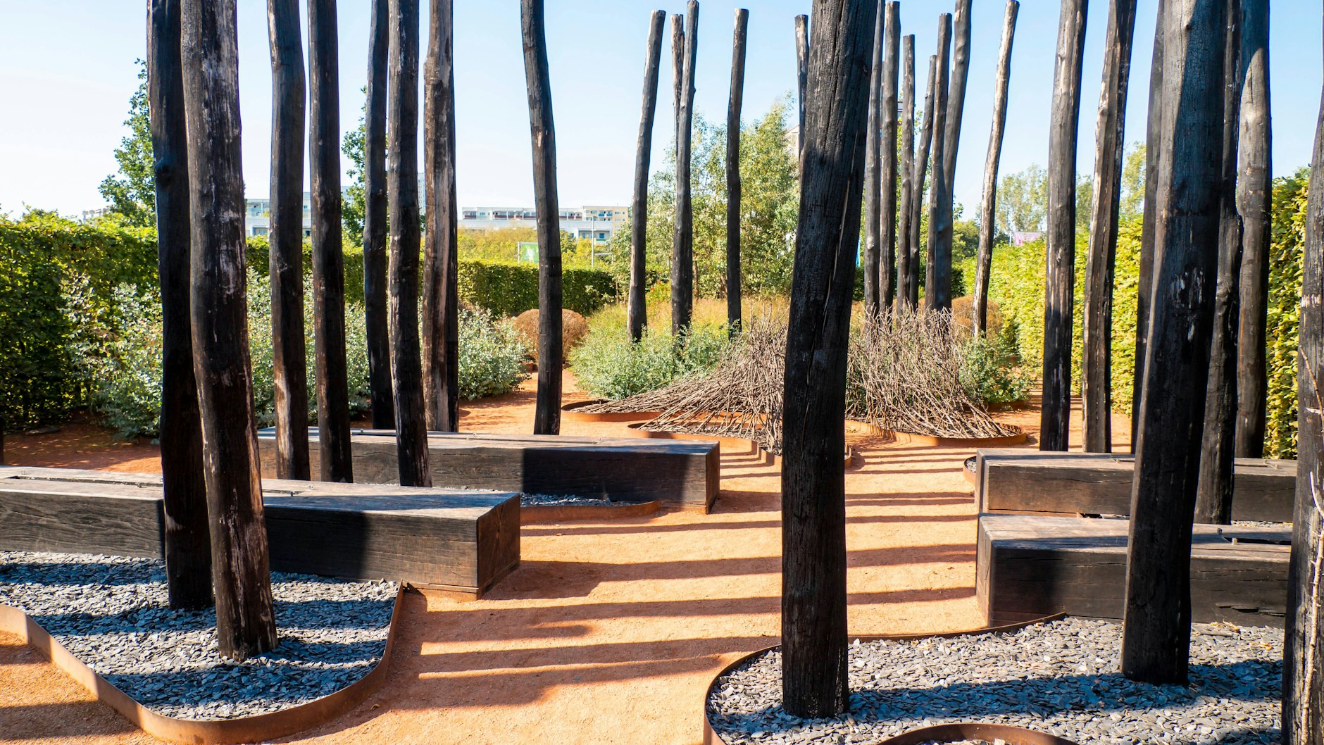 Im Gartenkabinett Australien wird das Fire Stick Farming nachgestellt.