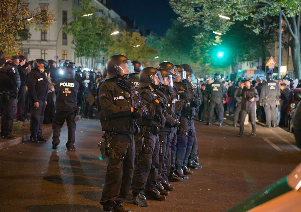 Berliner Polizei ist mit Schutz von Pro-Israel-Demo in Neukölln überfordert
