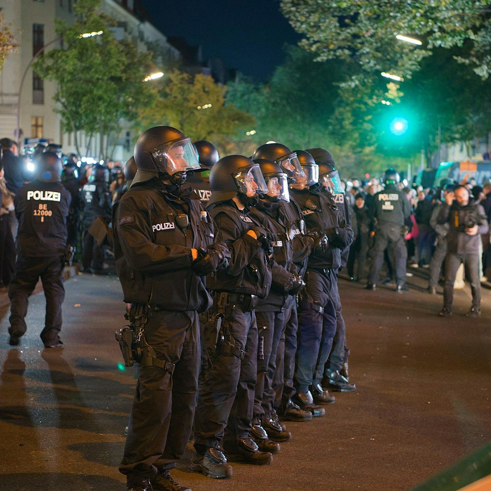 Berliner Polizei ist mit Schutz von Pro-Israel-Demo in Neukölln überfordert