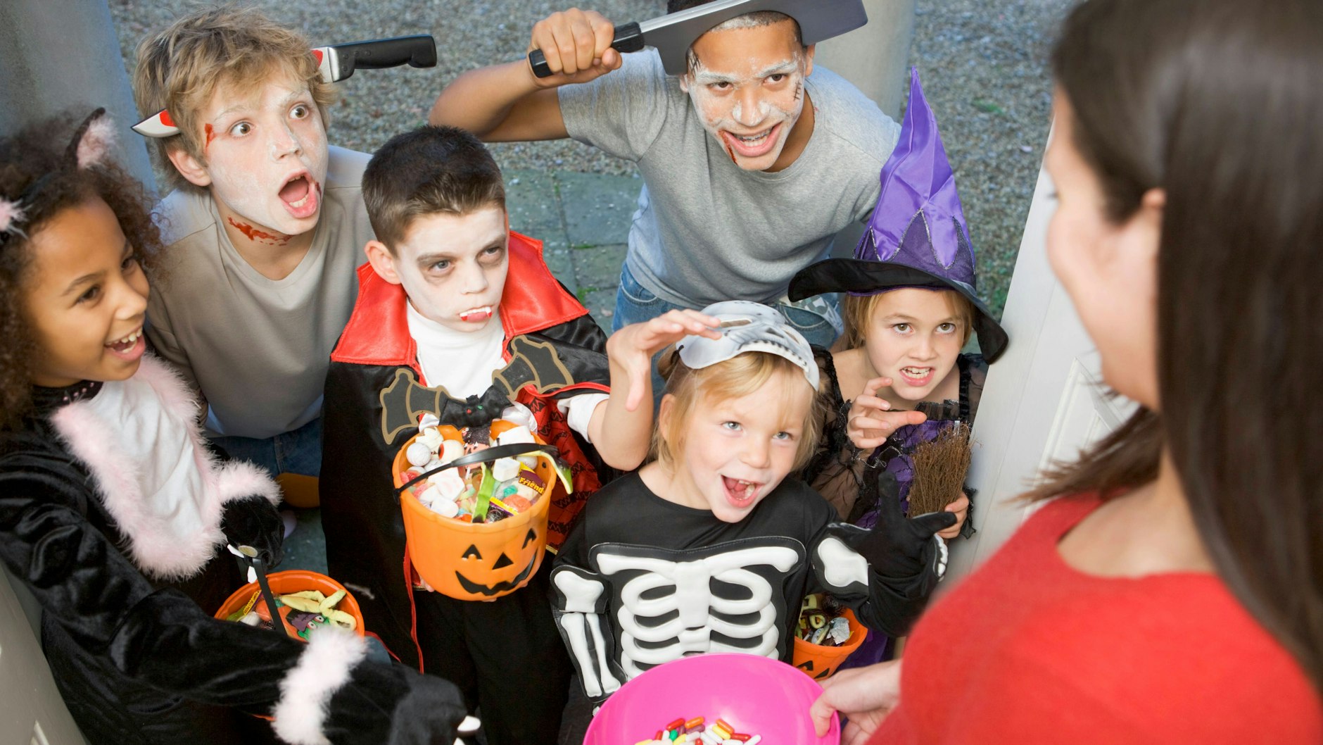 Kinder unter sieben Jahren gelten als deliktunfähig. Sind sie an Halloween für einen Schaden verantwortlich, kann es sein, dass die Versicherung nicht zahlt.