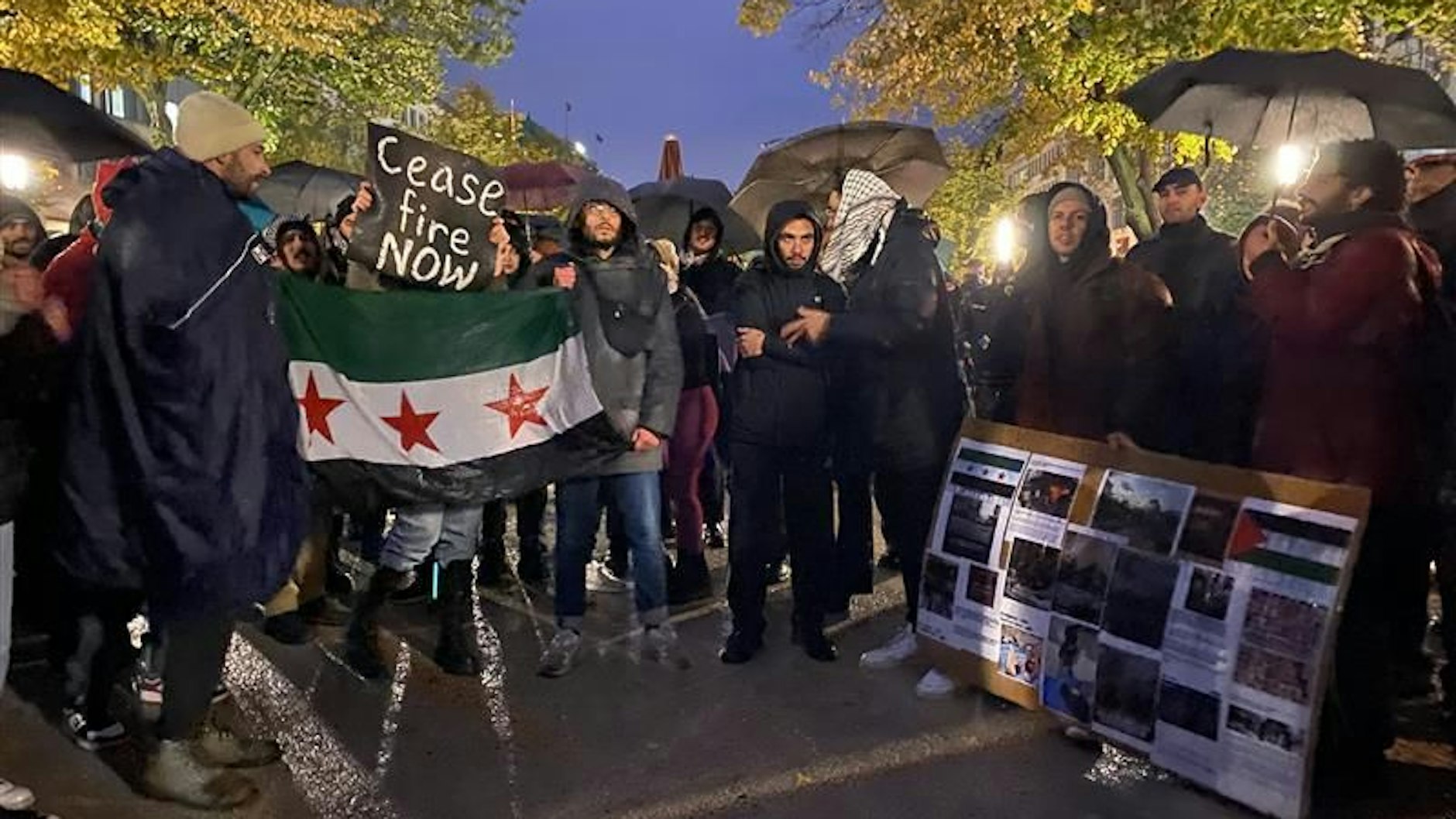 Israel-Newsblog: Hamas lässt zwei Geiseln frei, erneut Pro-Palästina-Proteste in Berlin