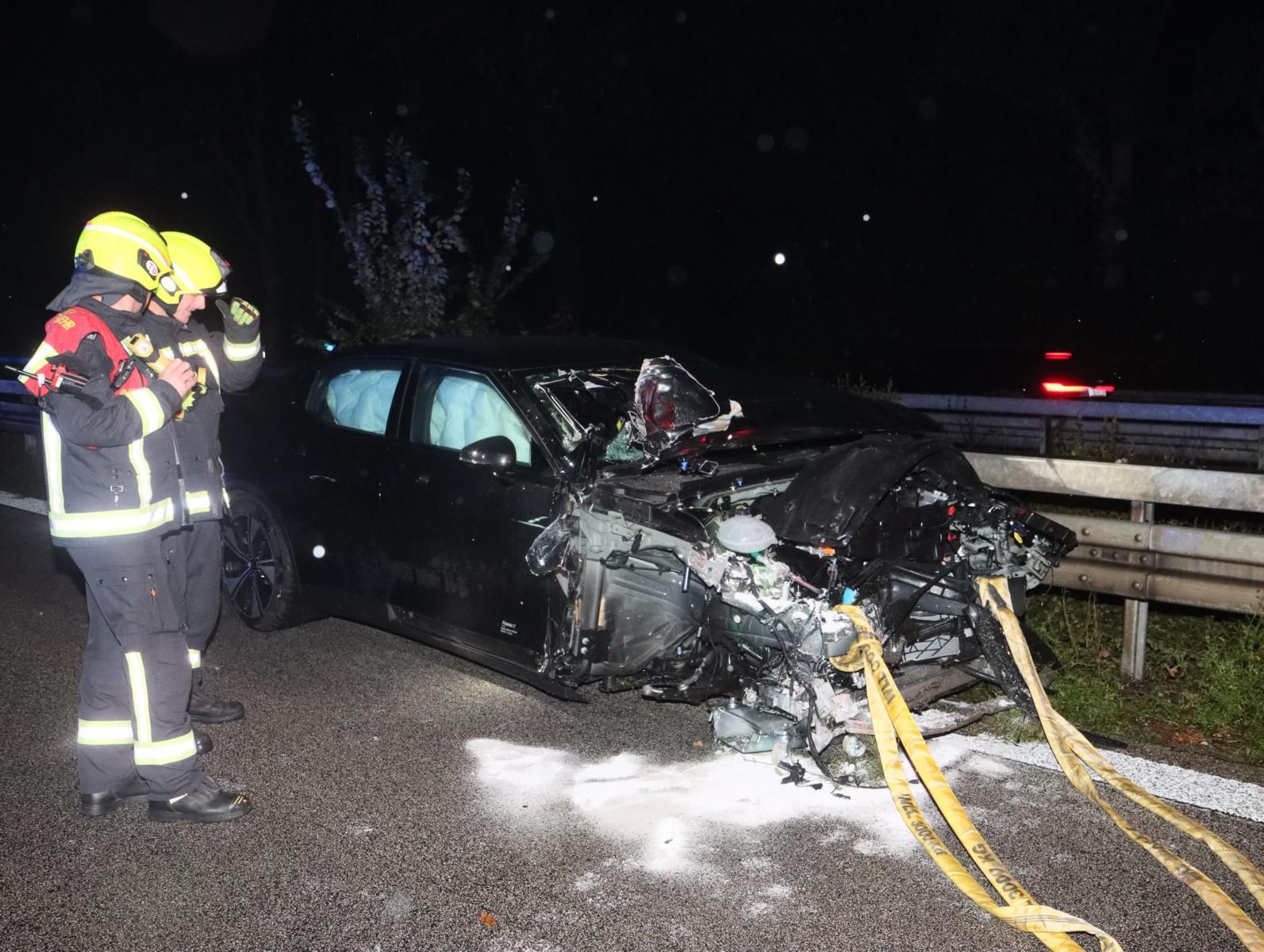 Steglitz-Zehlendorf: E-Auto verunfallt auf der A115 schwer