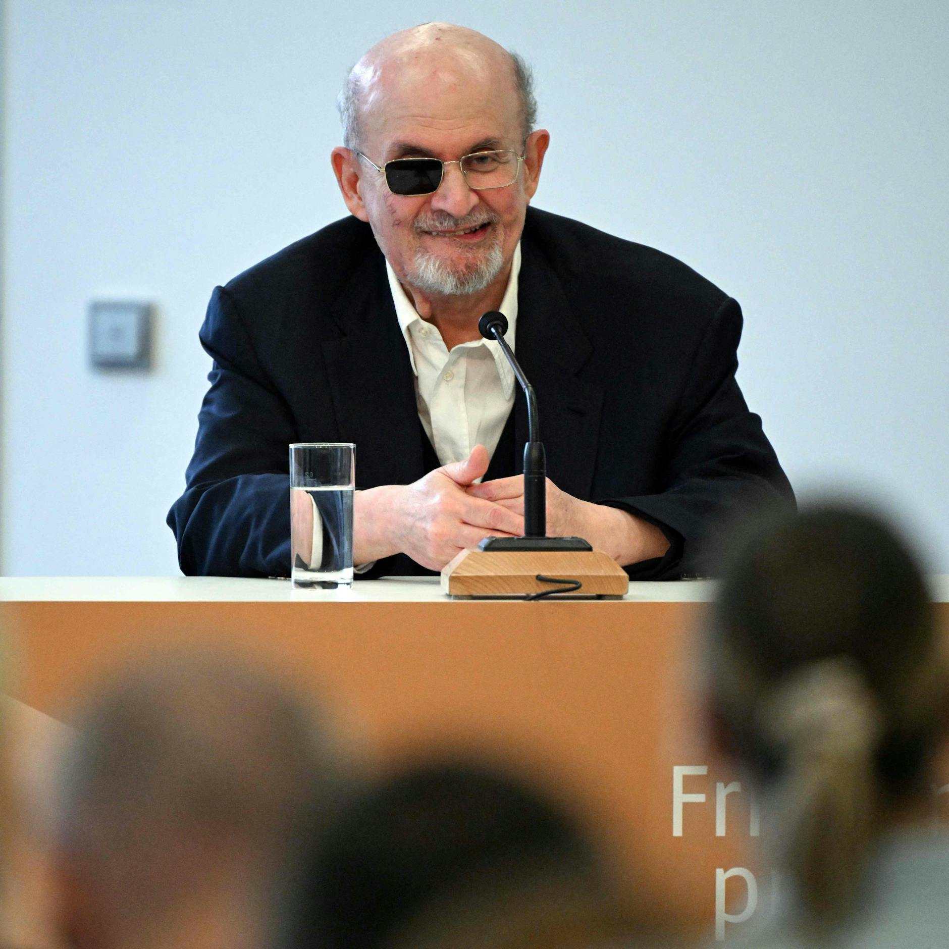 Image - Salman Rushdie auf der Frankfurter Buchmesse: „Ich freue mich auf die Kirche am Sonntag“