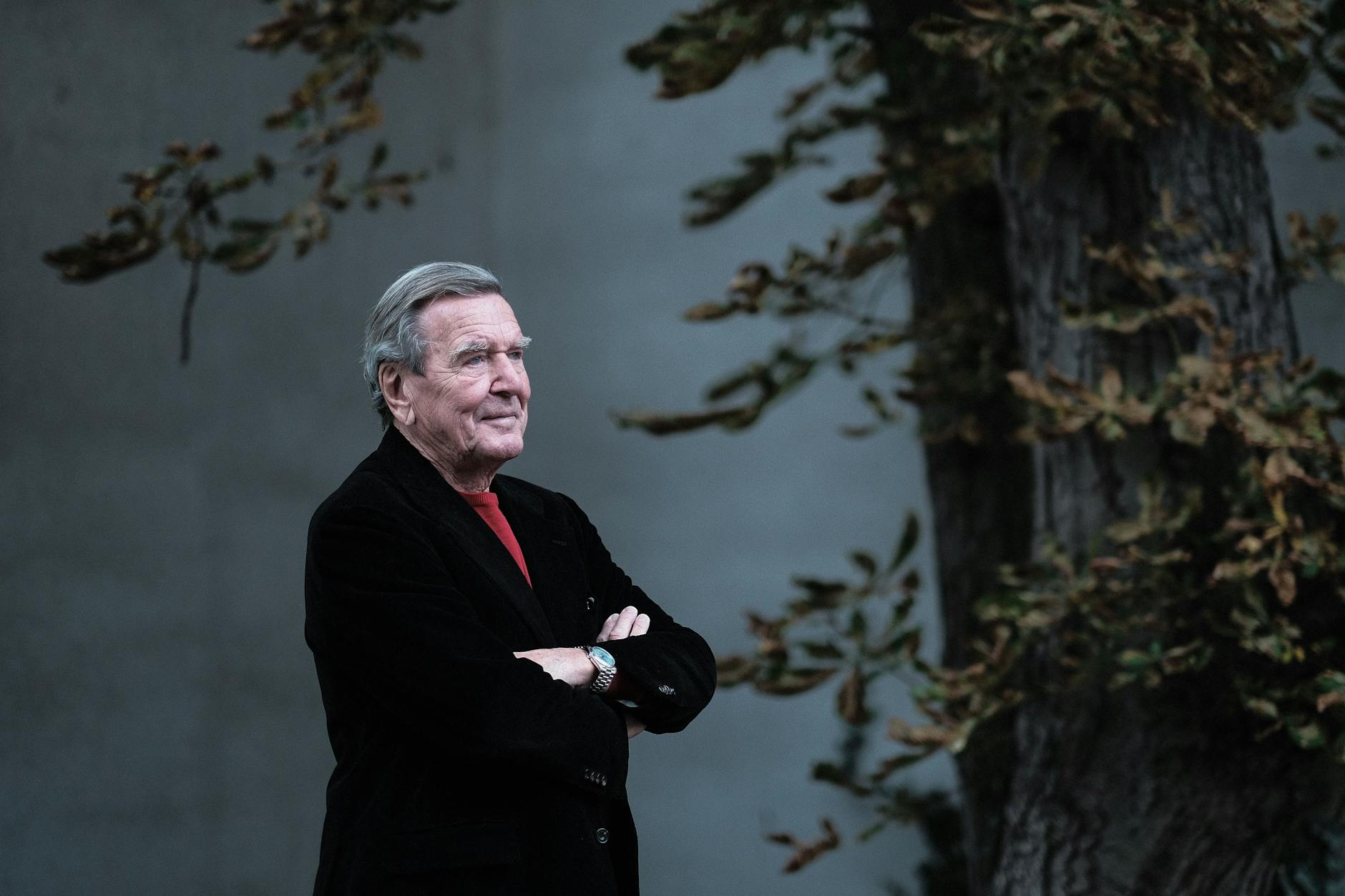 Gerhard Schröder (SPD), Bundeskanzler a. D., findet, dass Bundeskanzler Olaf Scholz mit Blick auf Israel aktuell keine Fehler macht.