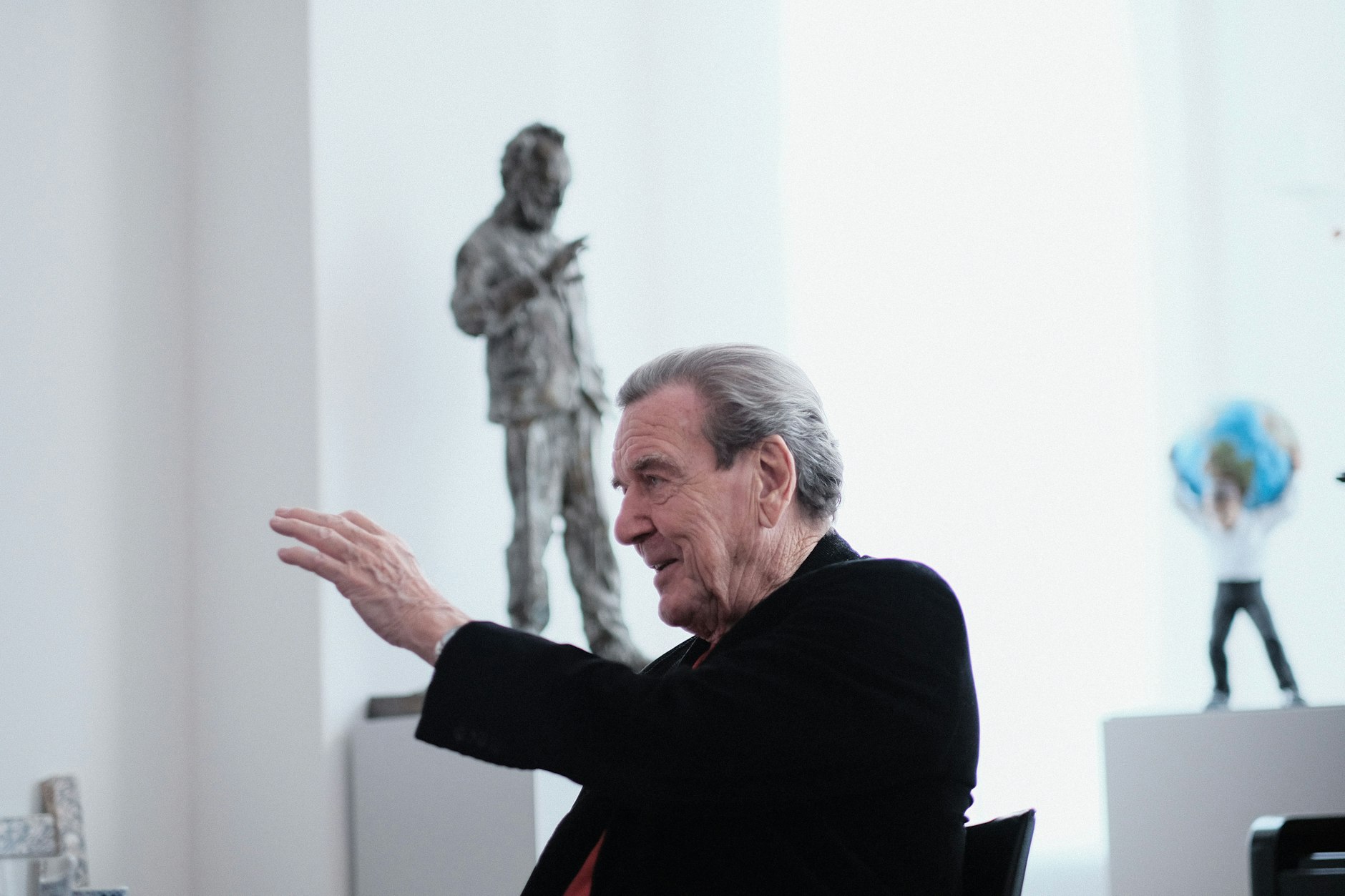 „Wir haben in der arabischen Jugend ohne Ende antisemitische Kräfte. Das stimmt. Man darf aber auch nicht gleich das Gegenteil tun und alle, die Israel kritisieren, als Antisemiten bezeichnen.“