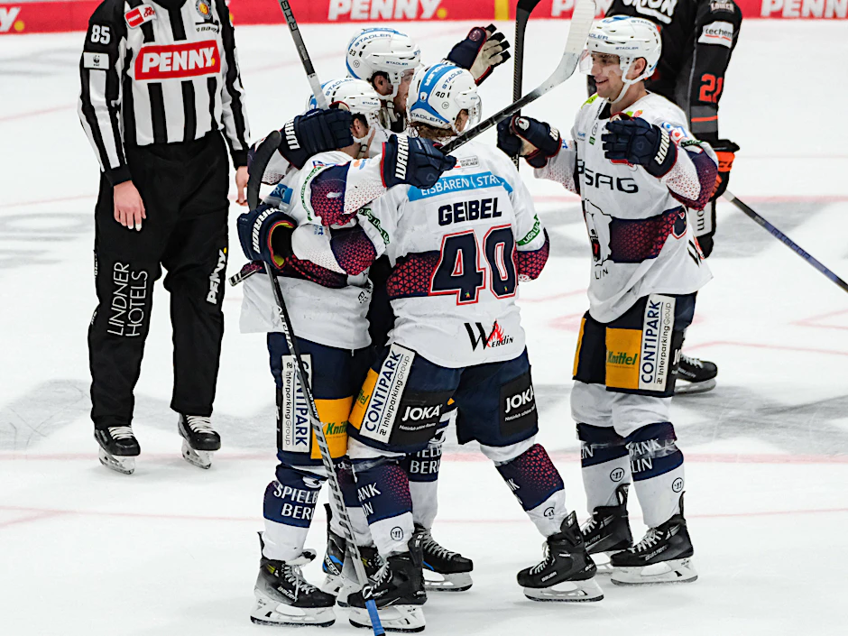Die Eisbären Berlin freuen sich bei den Löwen Frankfurt über ihren vierten Auswärtssieg in Folge.&nbsp;