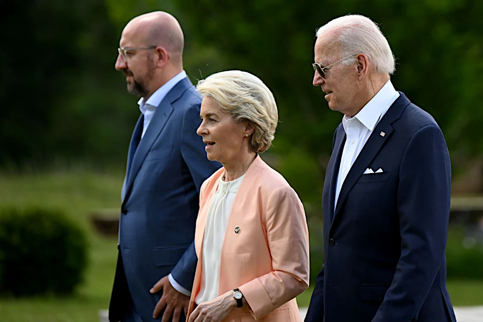 ARCHIV - Charles Michel (l-r), Präsident des Europäischen Rates, Ursula von der Leyen, Präsidentin der Europäischen Kommission (EU), und US-Präsident Joe Biden 2022 in Deutschland.  
