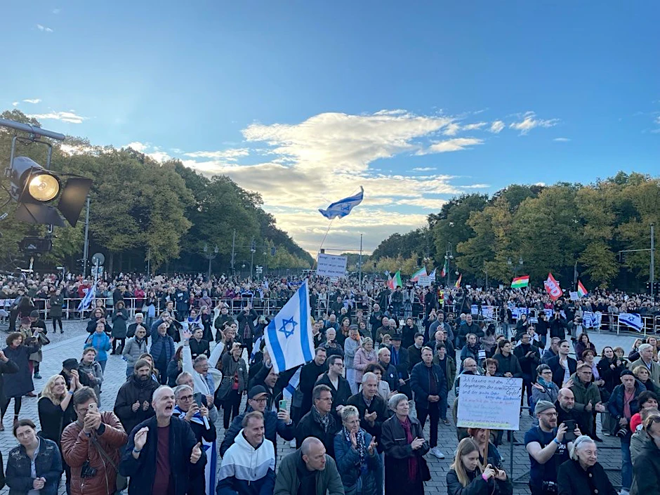 Israel-Demonstranten vor dem Brandenburger Tor