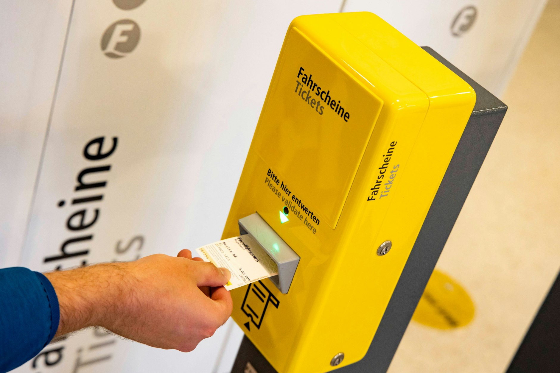 Tickets für die Öffis sind nur für einen bestimmten Zeitraum gültig. Wird der überschritten, wird man schnell zum Schwarzfahrer.