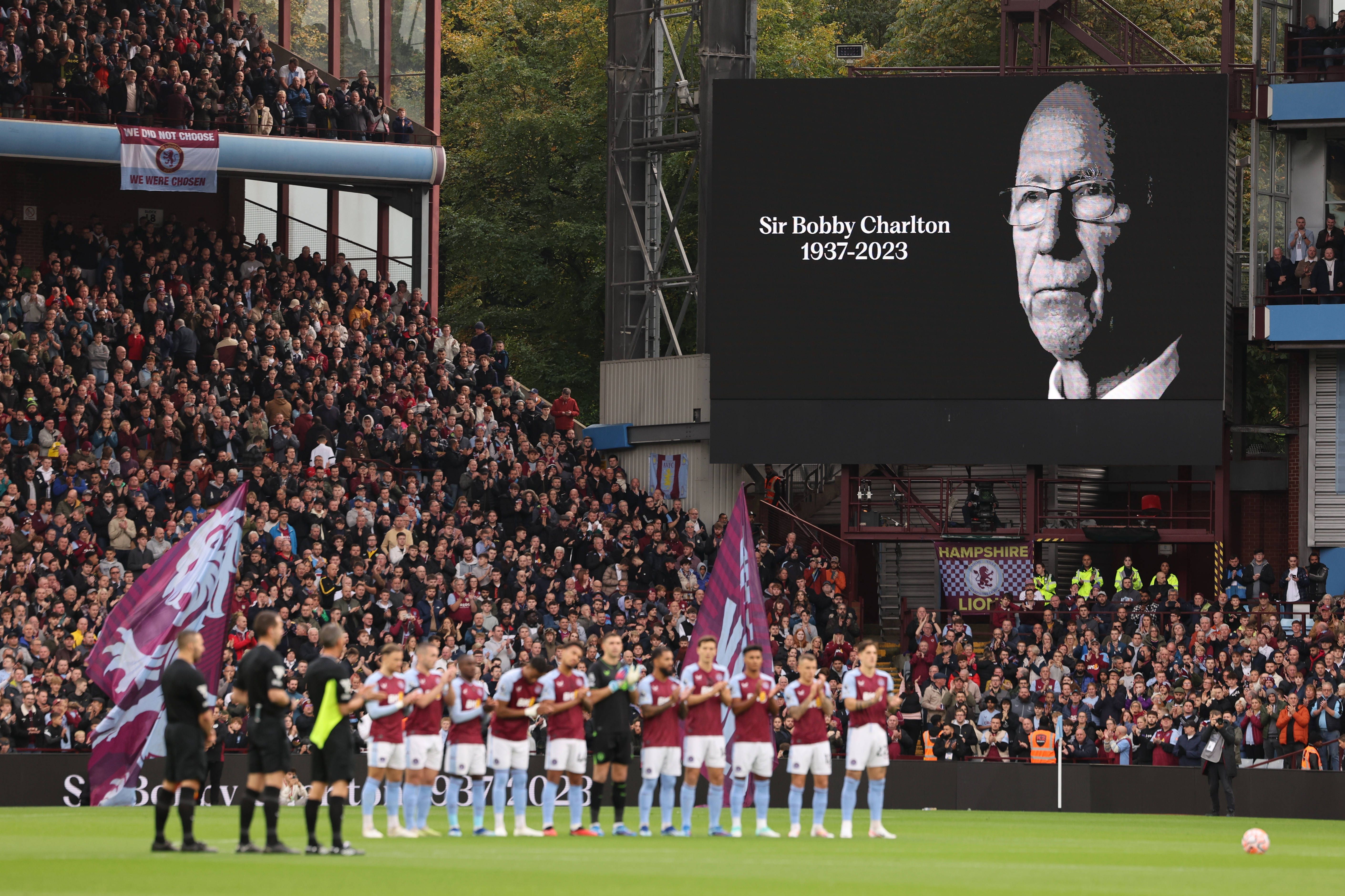 Eisern, doch in Gedanken bei Sir Bobby Charlton