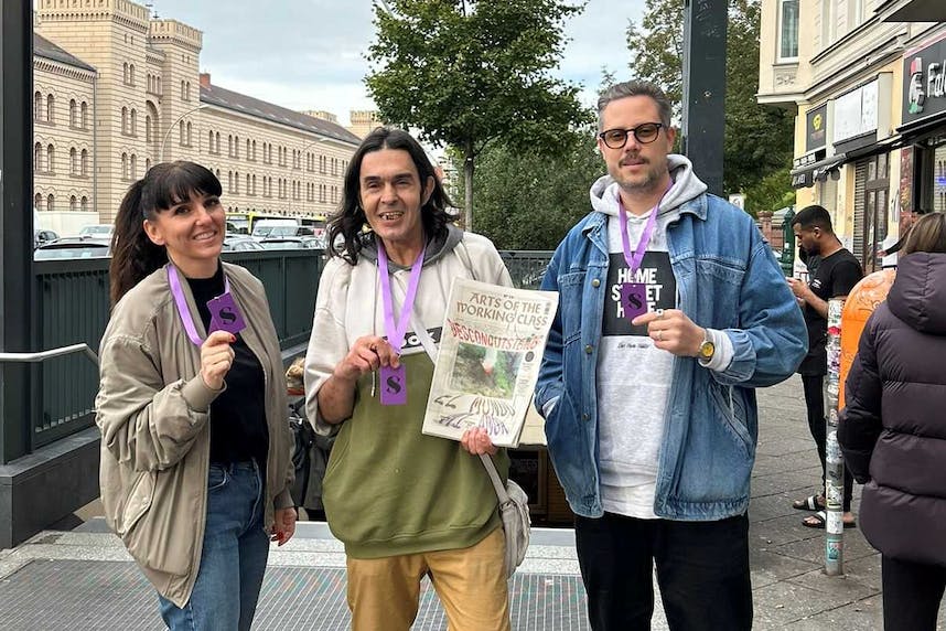 Marija Stojanovic (links) und Dominic Czaja (rechts) sind vergangene Woche mit Rico Zyrrano (mittig) auf die Straße gegangen.