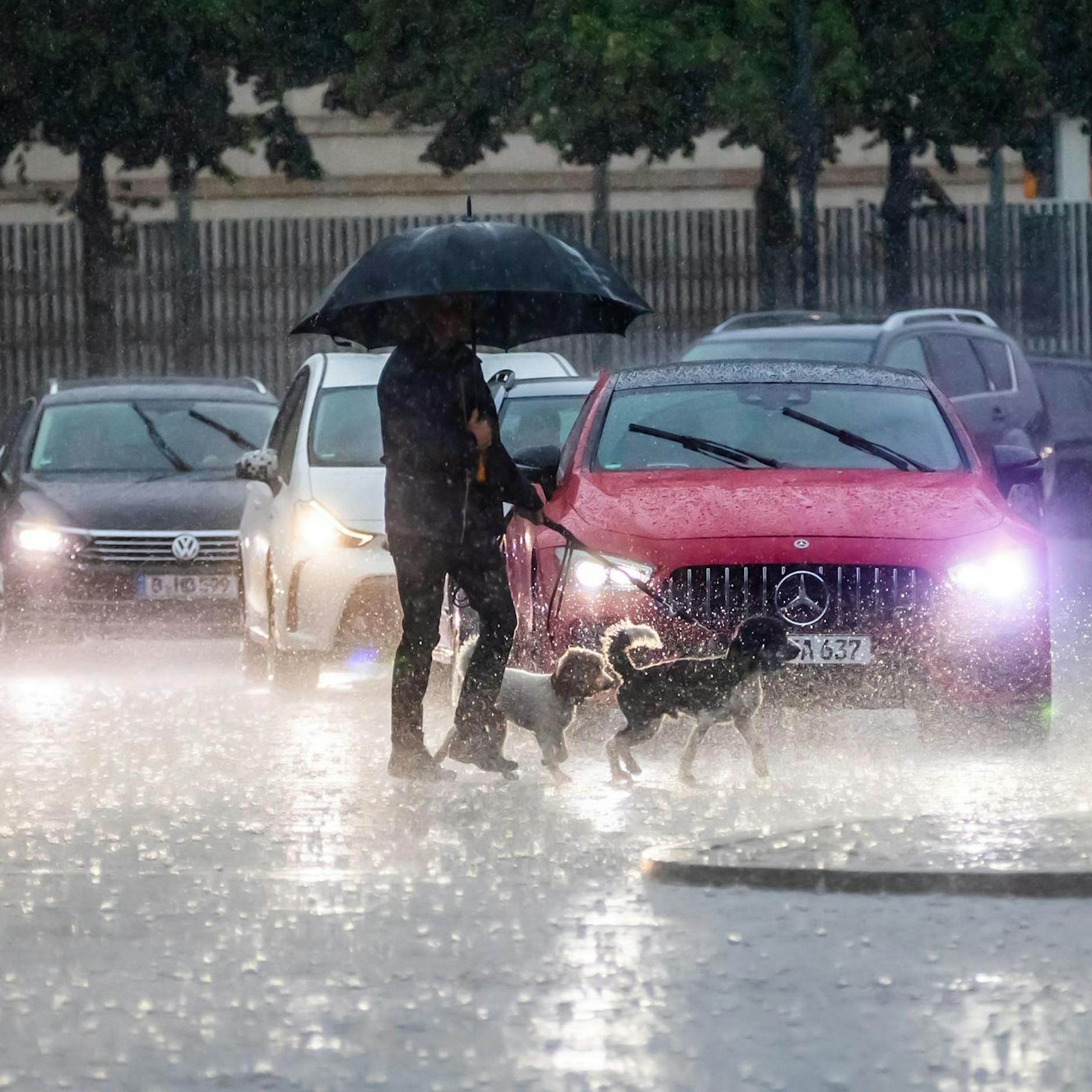 Chaos beim Wetter: Experte warnt vor Regen-Fluten und Überschwemmungen! Was uns jetzt blüht
