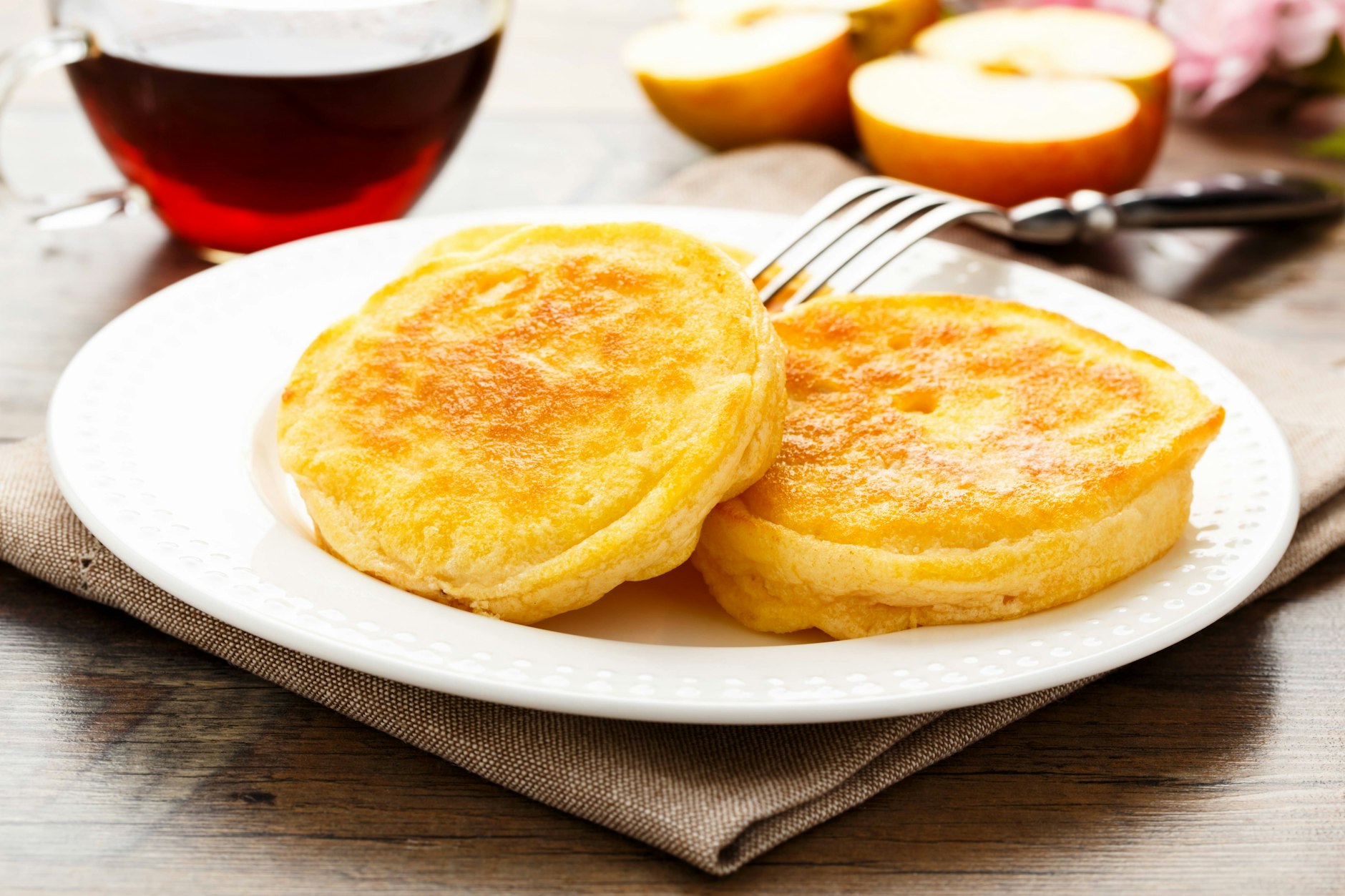 Apfelringe mit Zimt sind das perfekte DDR-Rezept für kalte Herbsttage.