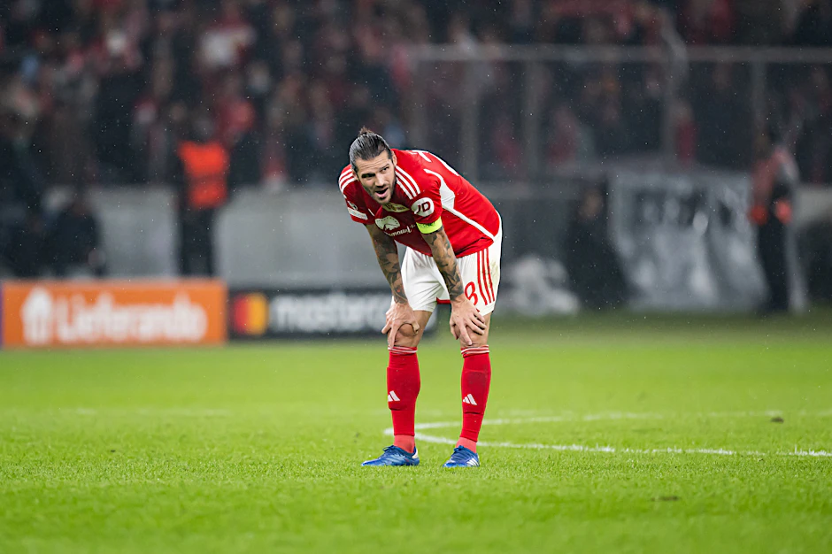 Christopher Trimmel vom 1. FC Union Berlin niedergeschlagen nach der Niederlage gegen die SSC Neapel (0:1).