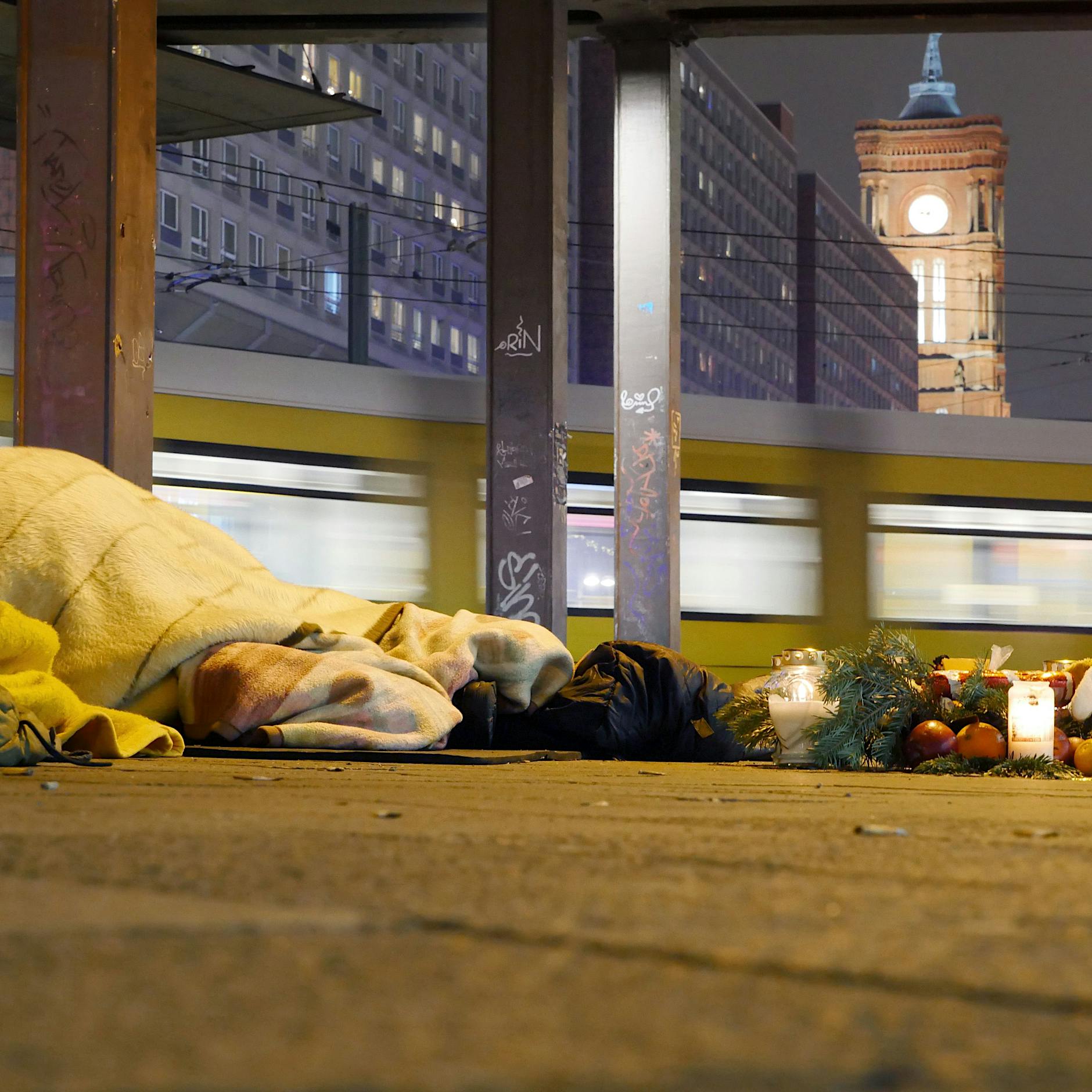 Soli-Rave für Berlins Obdachlose: Jetzt legen DJs in einer Notunterkunft auf