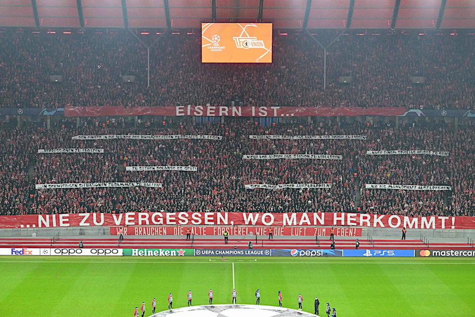 Für jeden, der es noch nicht mitbekommen hat, machten die Fans des 1. FC Union gegen Neapel deutlich, was es bedeutet, eisern zu sein.