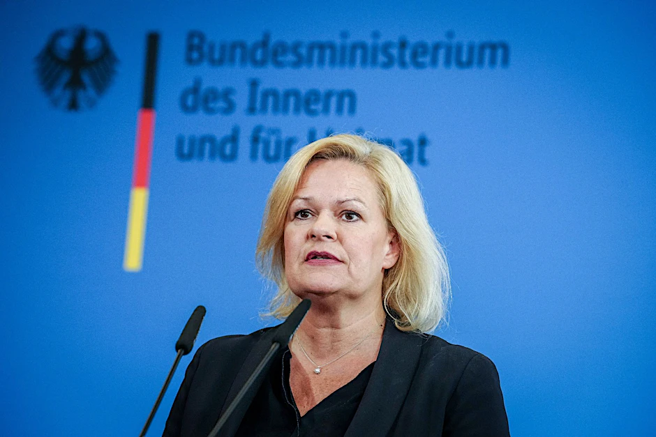Bundesinnenministerin Nancy Faeser zielt mit ihrem Gesetzentwurf auf einen konsequenteren Vollzug von Abschiebungen.  