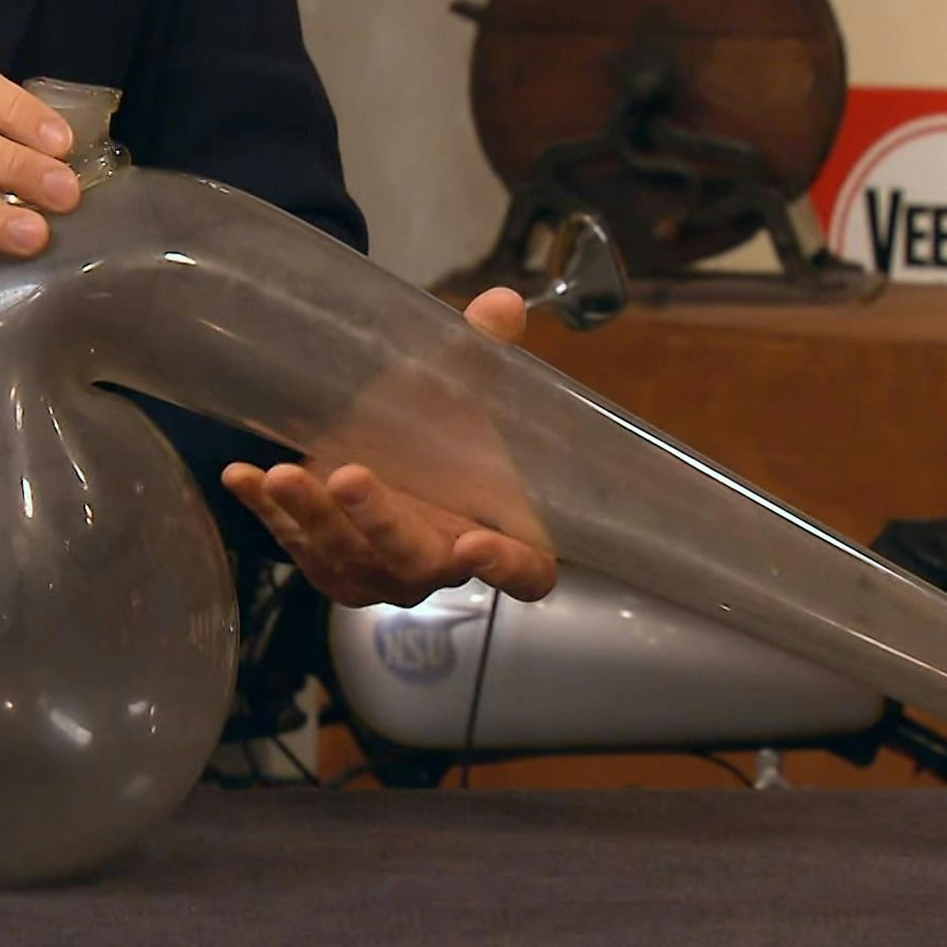 Schräges Ding bei „Bares für Rares“: Was ist DAS denn? Zuschauer rätseln