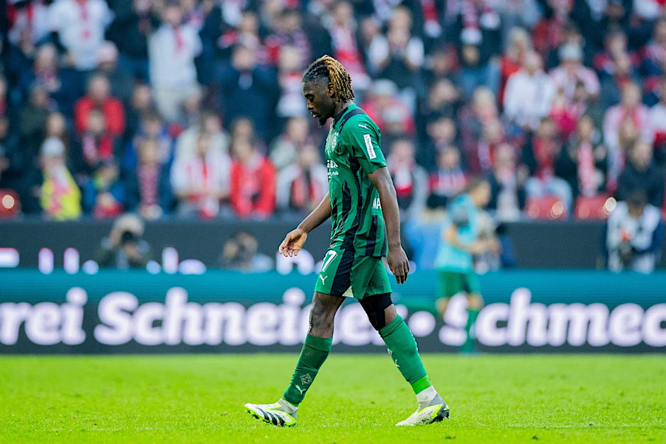 Gladbachs Manu Koné sah im Derby gegen Köln die Rote Karte.  