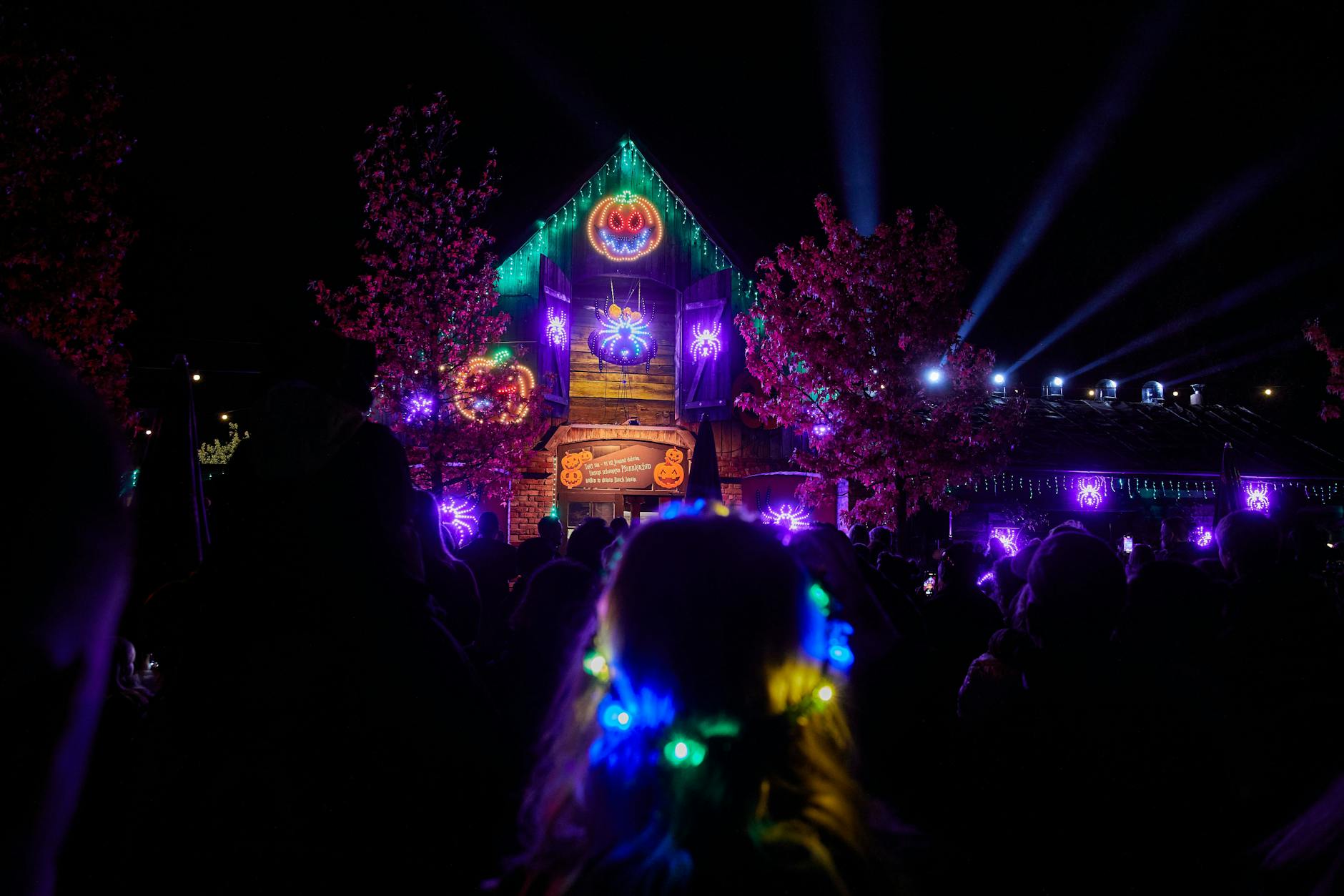 Beste Halloween-Atmosphäre herrscht im Freizeitpark Karls Erlebnis-Dorf bei Elstal im Havelland.