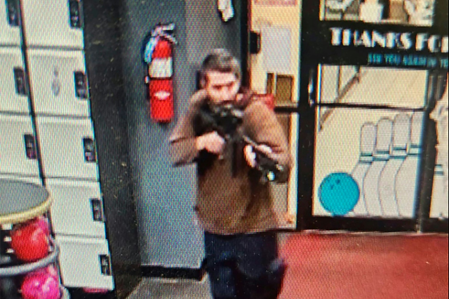 Dieses Bild des Schützen veröffentlichte die Polizei nach der Attacke. Mindestens 22 Menschen soll der Täter erschossen haben.