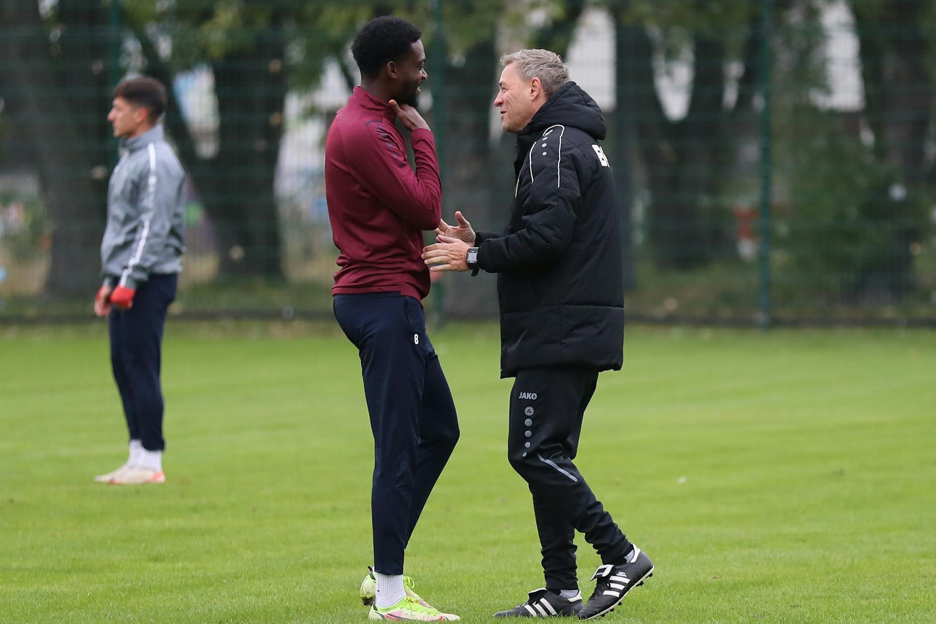 Coach Dirk Kunert und McMoordy Hüther haben Spaß beim Training.