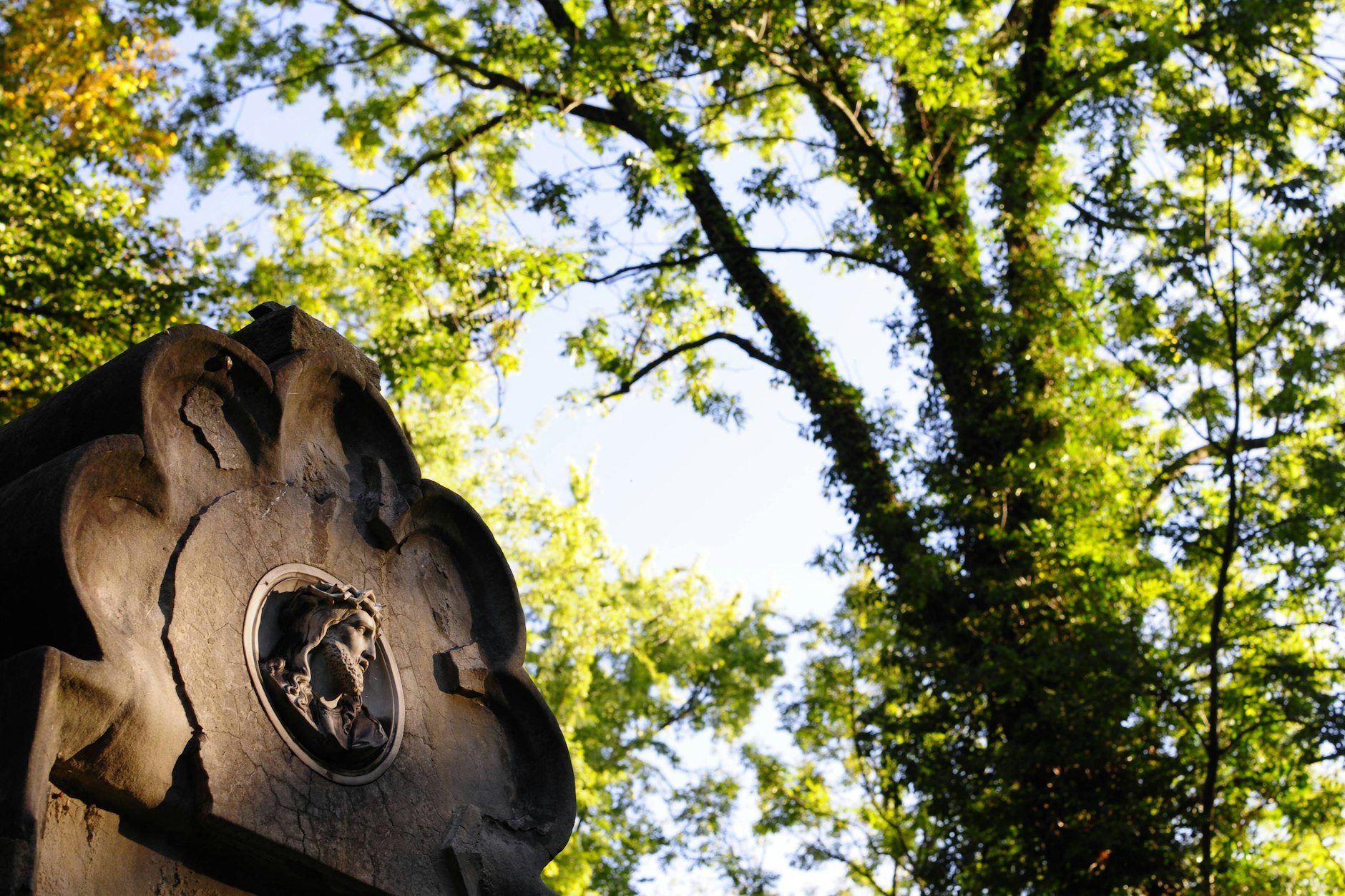 Ein schöner Grabstein unter freiem Himmel: Das wünschen sich viele für ihre letzte Ruhestätte.