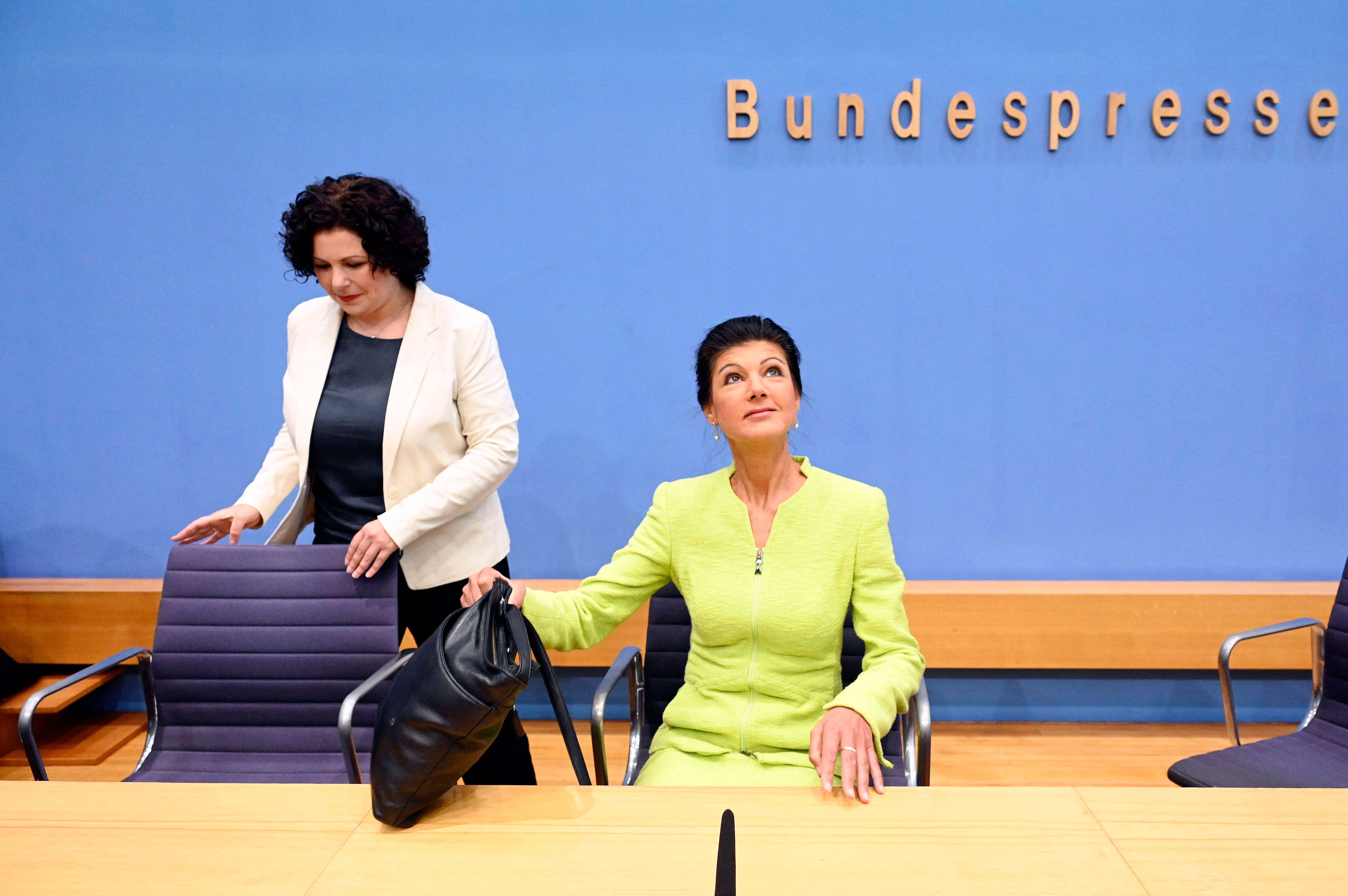 Sahra Wagenknecht in der Stilkritik: Captain Kirk trägt Bleistiftrock