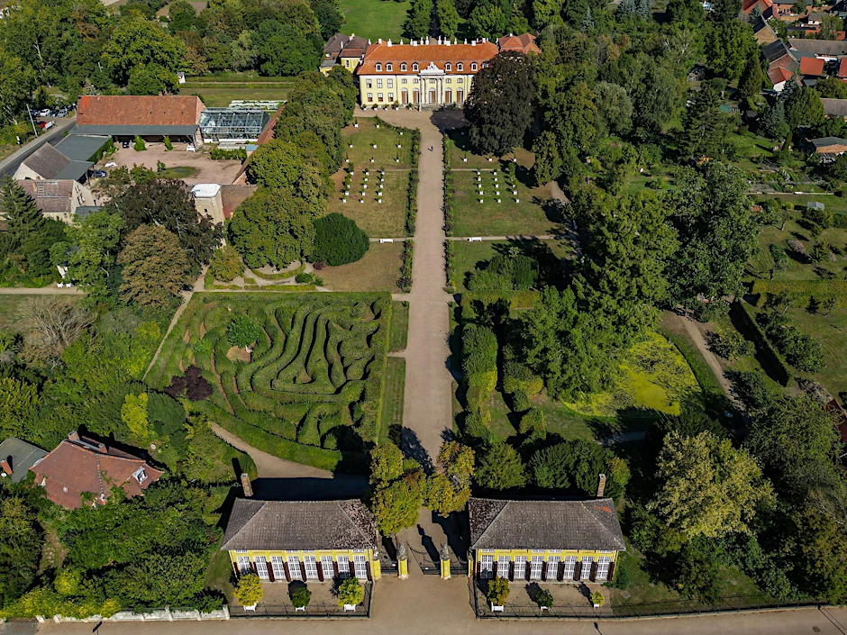 ARCHIV - Blick auf Schloss Mosigkau.  