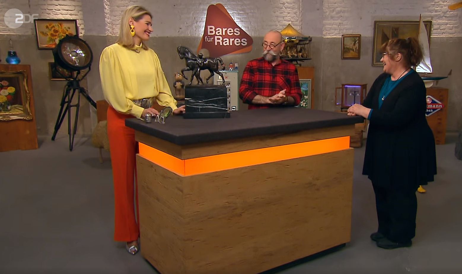 Image - Spezialgebot vom „Bares für Rares“-Profi lässt Verkäuferin erstrahlen