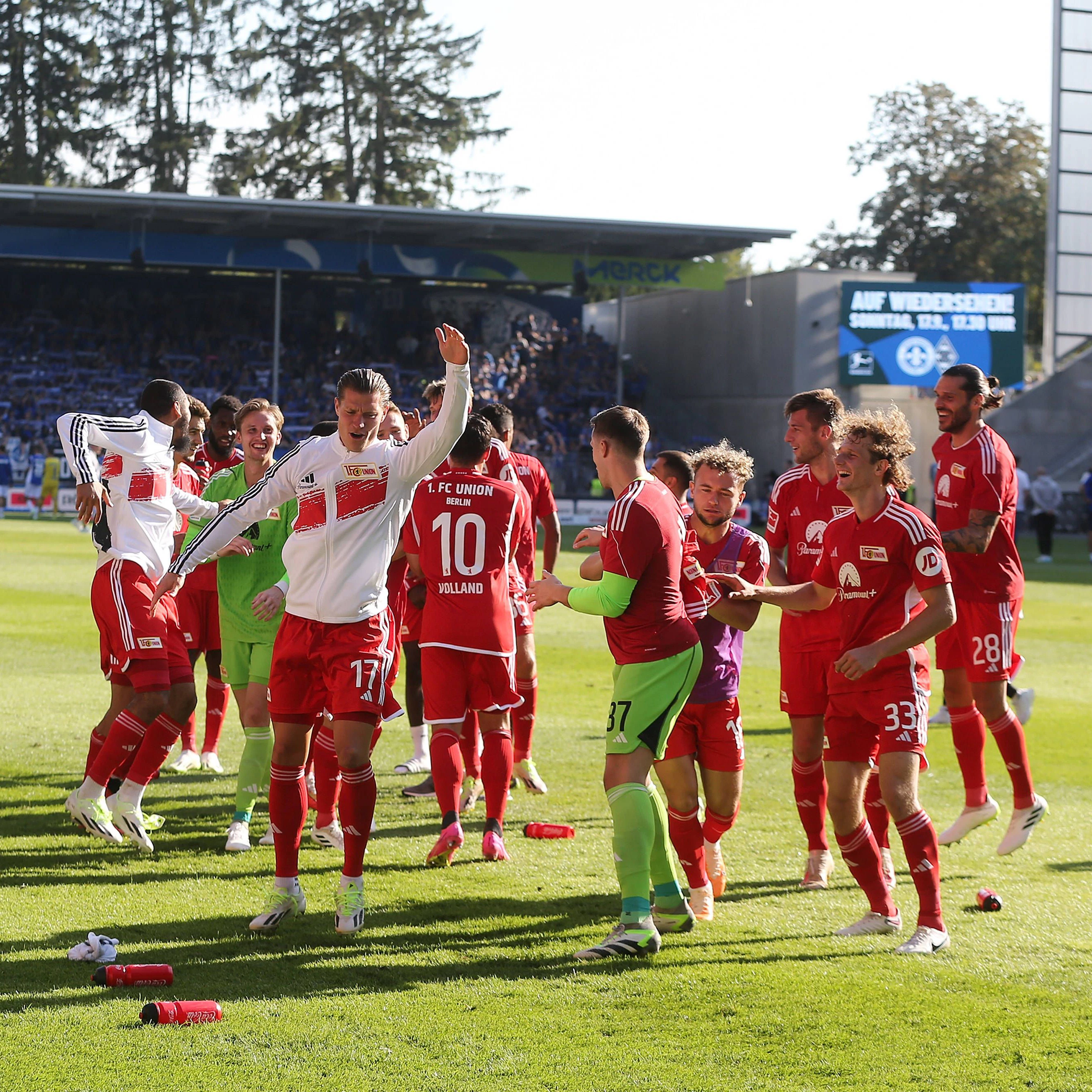 Vor zwei Monaten jubelten Unions Profis nach dem 4:1 in Darmstadt noch über Platz eins in der Bundesliga.