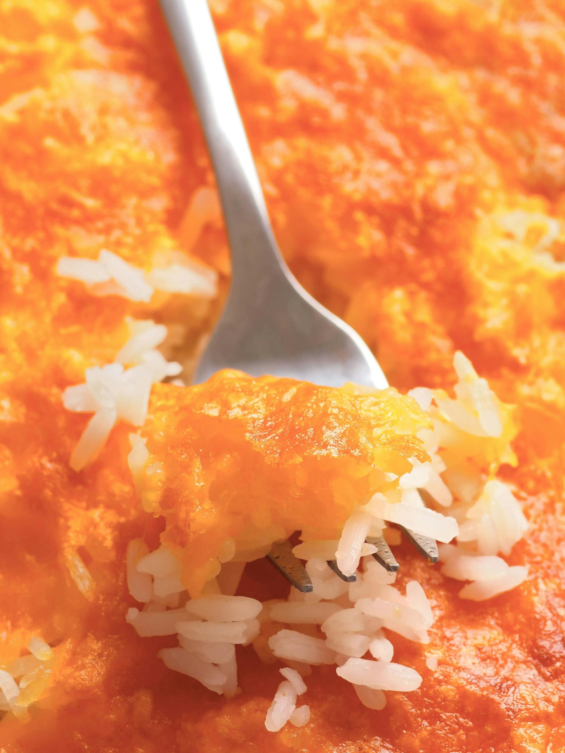 Aus Reis lässt sich mit diesem Rezept ein leckerer Reis-Hackfleisch-Auflauf zaubern - er wird mit Käse überbacken.