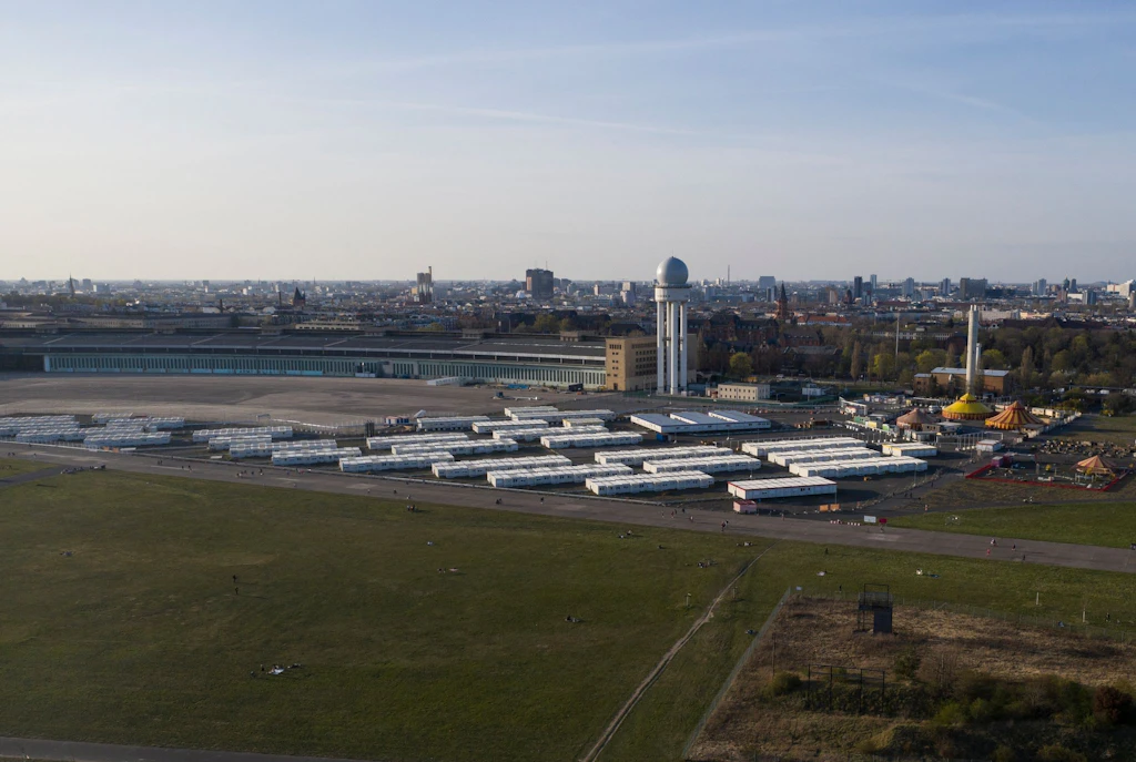 Tempelhof-Unterkunft wächst: Platz für 1400 Flüchtlinge!