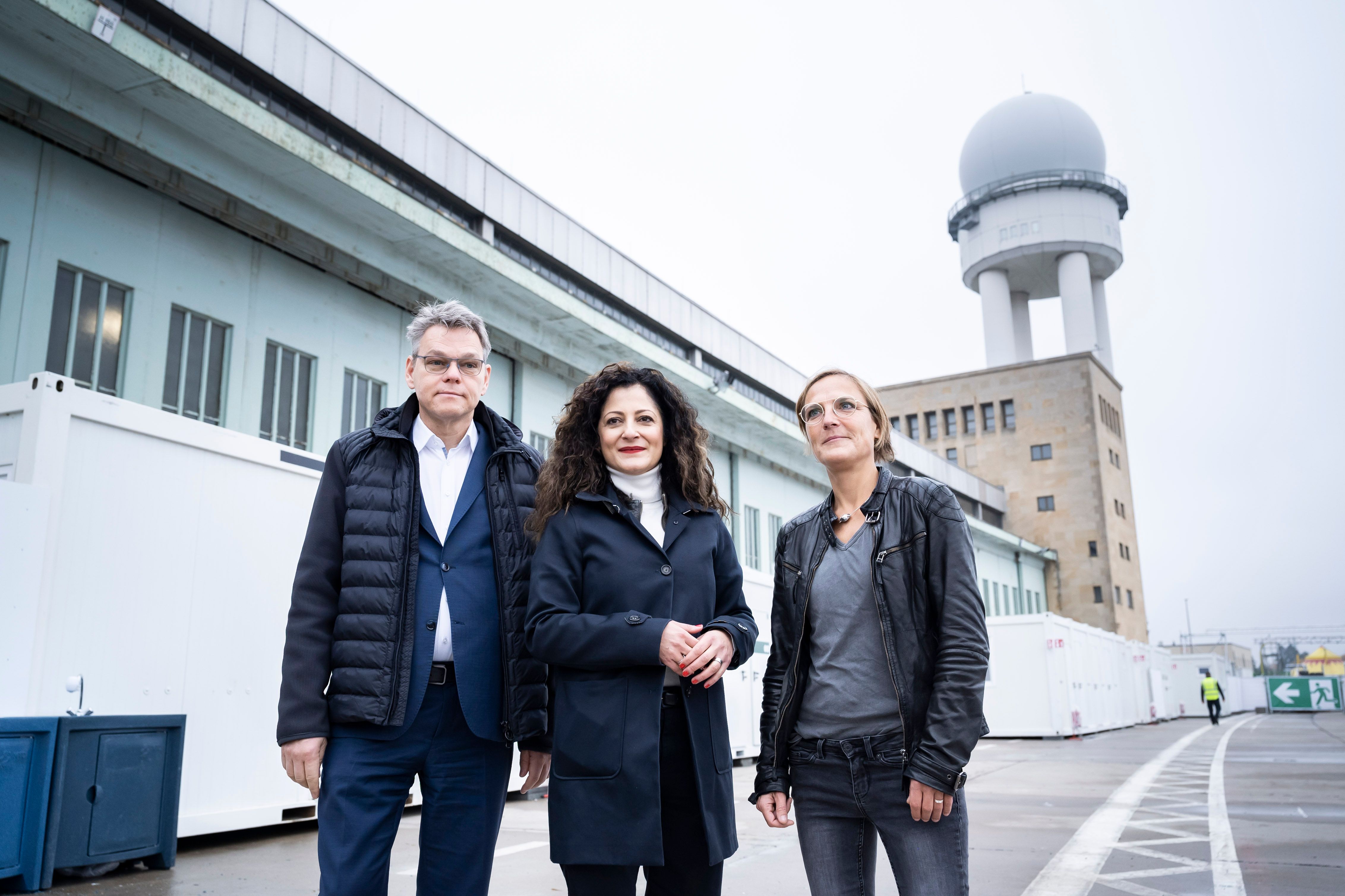 Mehr Abschiebungen? Berliner SPD-Senatorin Kiziltepe stellt sich gegen Kanzler Scholz