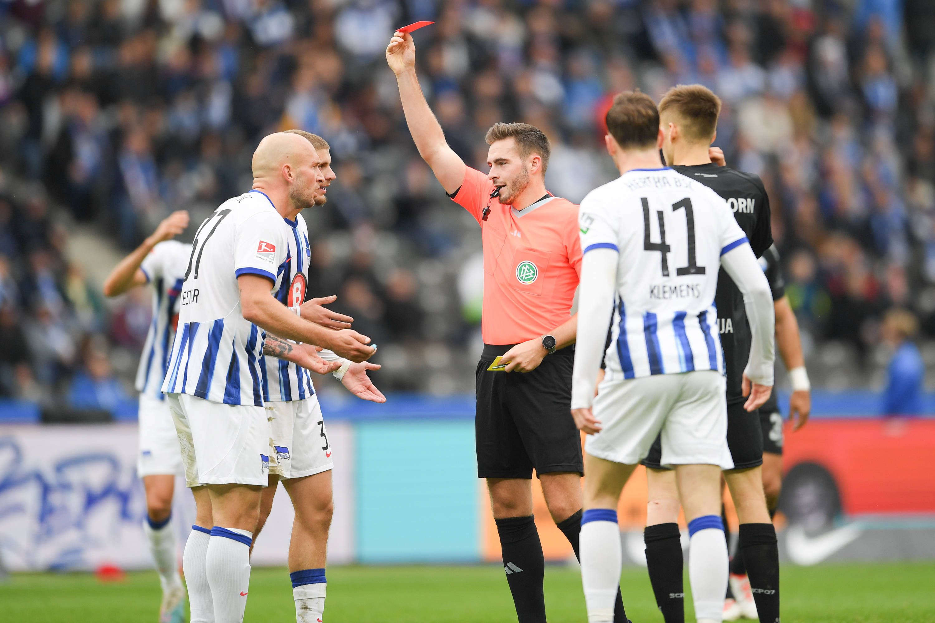 Hertha-Kapitän Leistner sauer: „Schauspielerei, das war nie Gelb-Rot!“