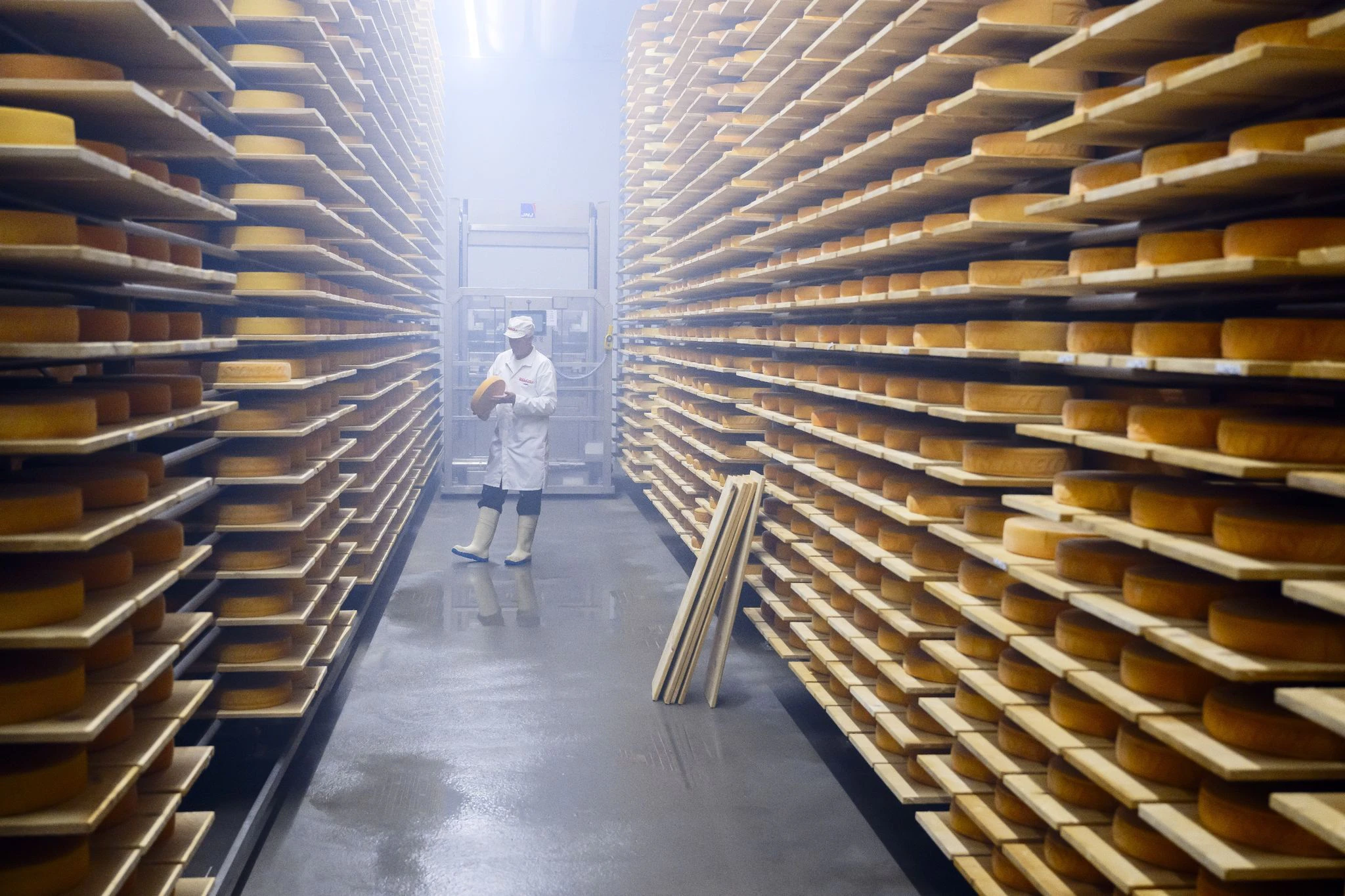 Schweizer Käse, Käse, Käse: Vom 27. bis 29. Oktober findet in Morgins die 1. Raclette-Weltmeisterschaft statt, bei der lokale und ausländische Produzenten gegeneinander antreten.  a