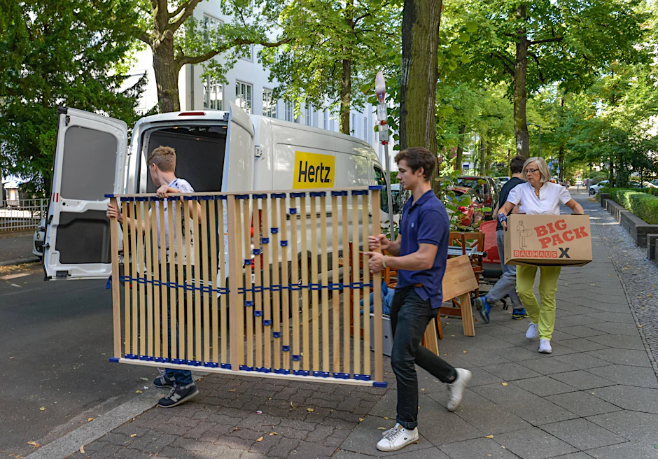 Bevor die Möbelpacker kommen, hat man so einiges vorzubereiten in der neuen Bleibe – vorausgesetzt, man kriegt den Schlüssel dafür.