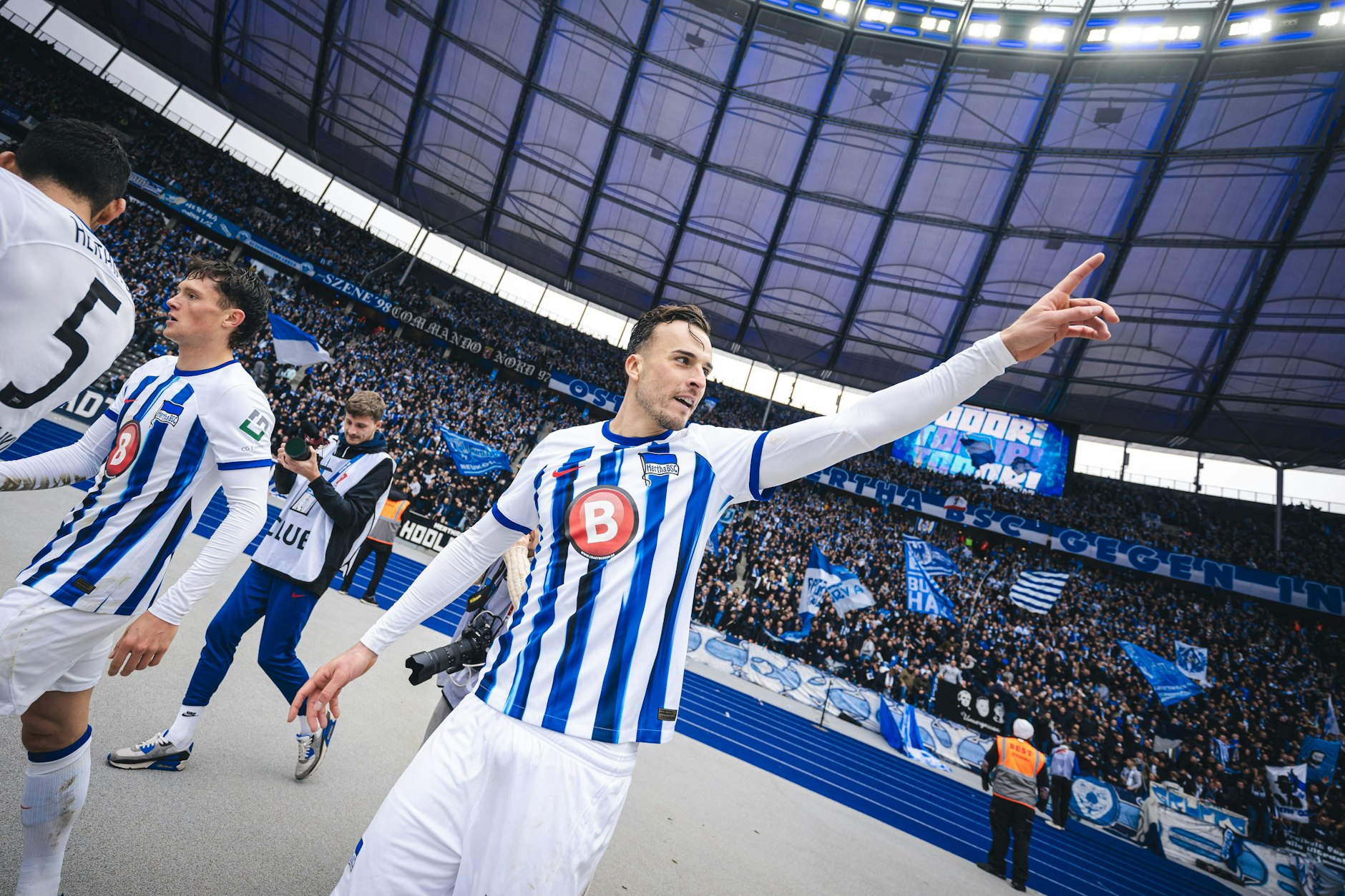Doppel-Torschütze Haris „Fluppe“ Tabakovic zeigt es: Mit Hertha BSC geht es nach oben.