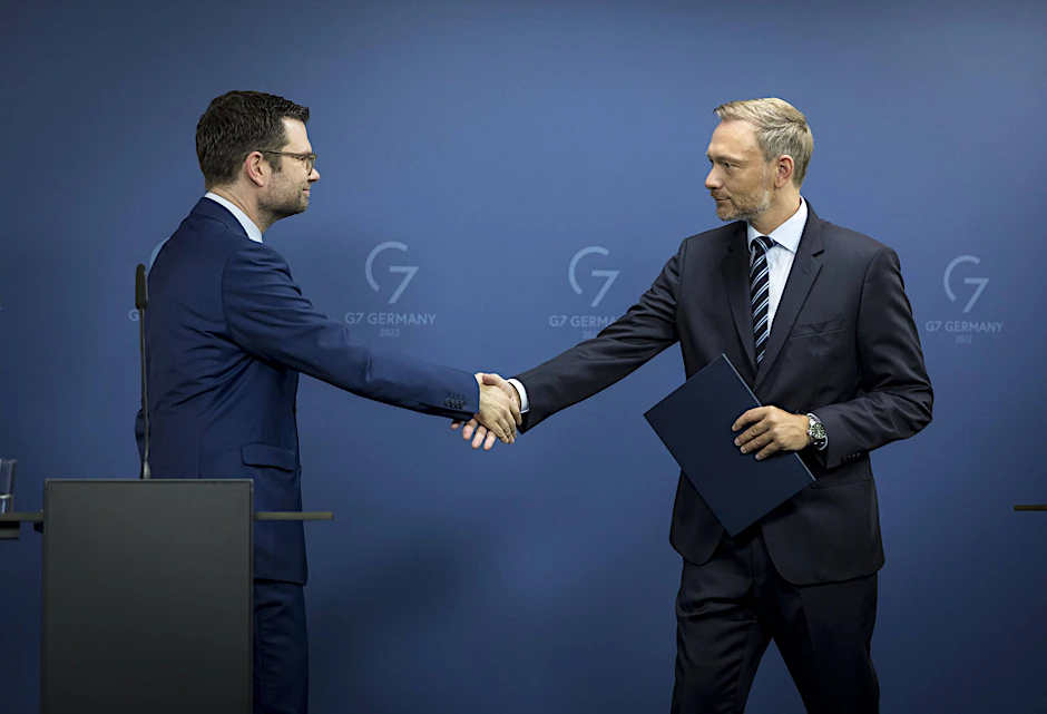 Geld für Zeitungen: Lindner und Buschmann wollen Leistungen für ...