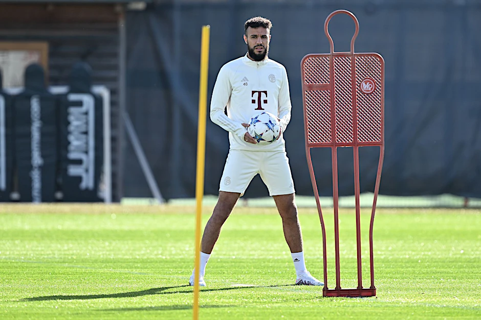 ARCHIV - Noussair Mazraoui hat mit einem pro-palästinensischen Social-Media-Beitrag für viel Aufregung gesorgt.  