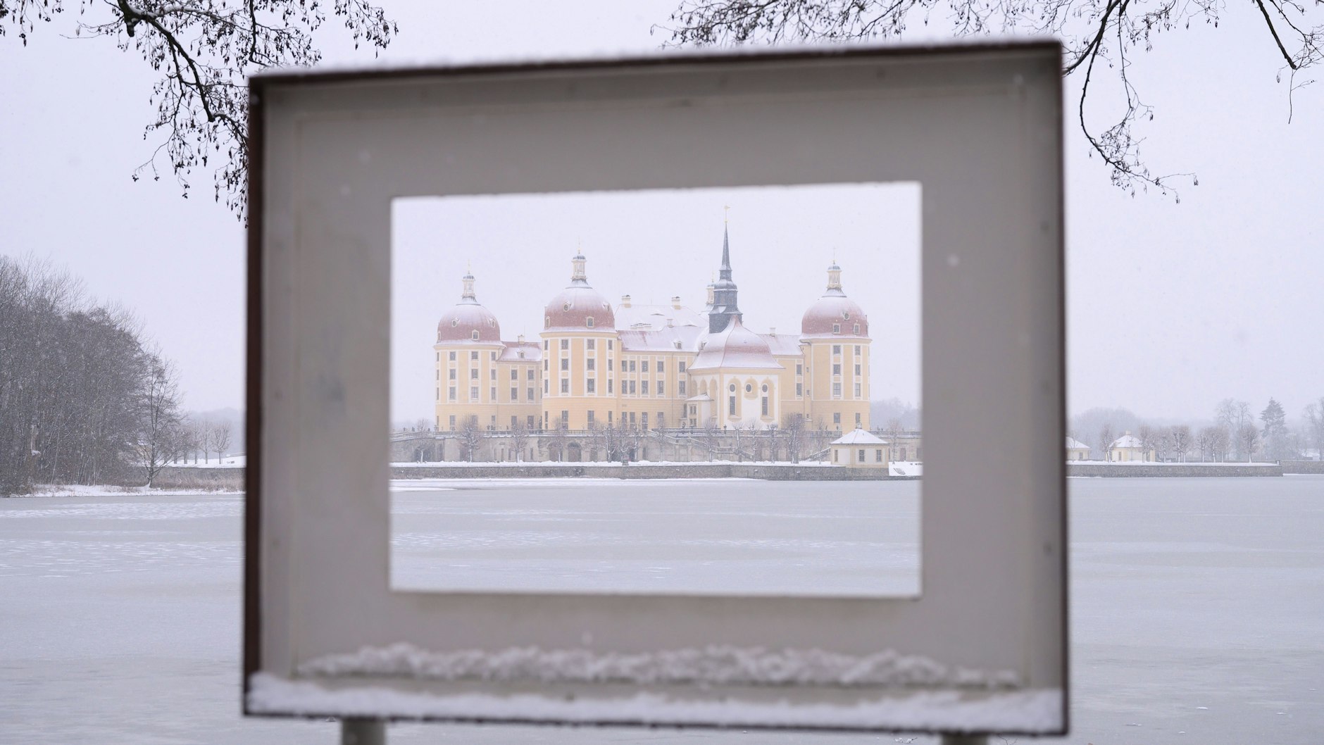 Das Schloss Moritzburg diente als Drehort für den Weihnachtsklassiker.