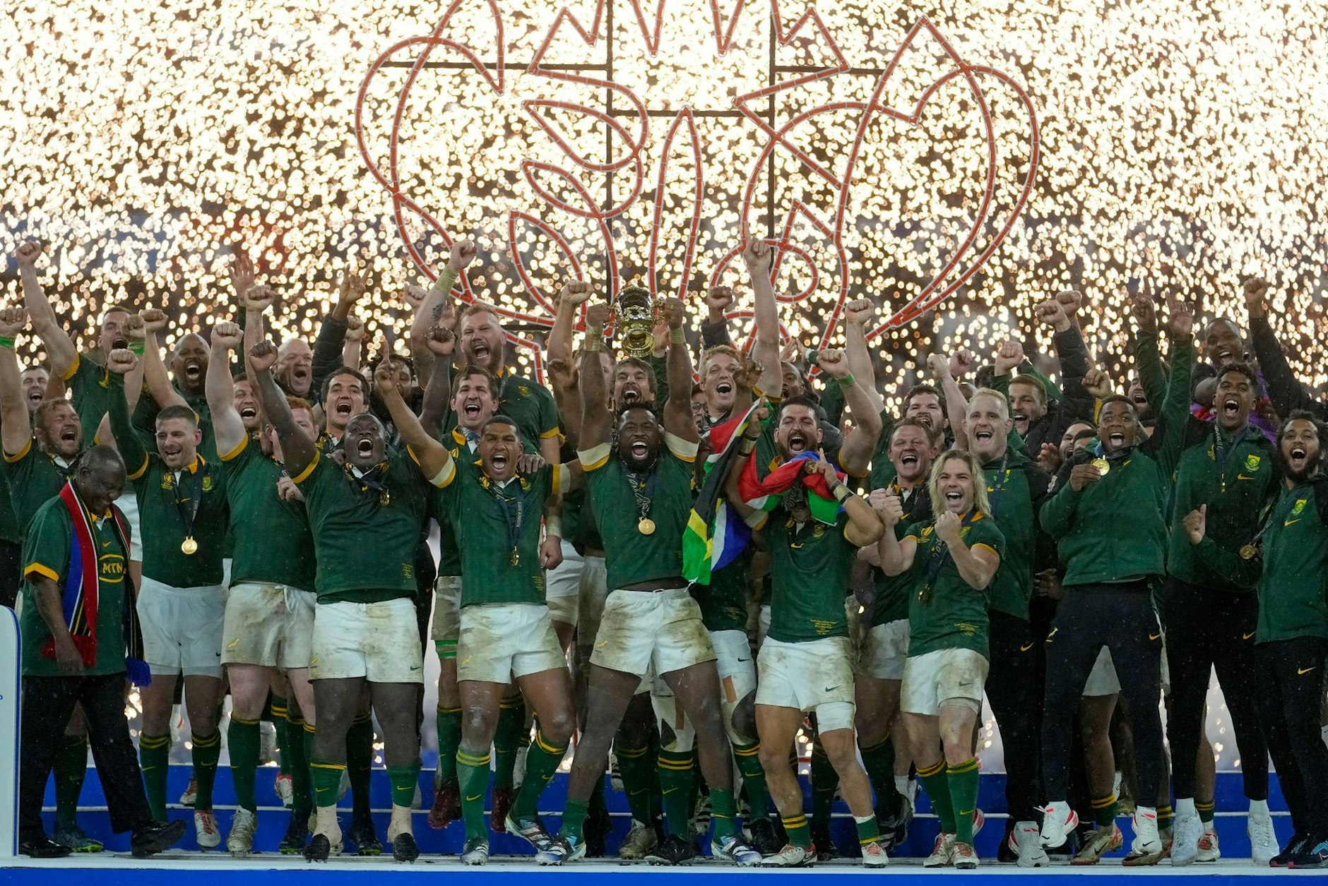 Südafrika ist zum vierten Mal Rugby-Weltmeister und feiert den Sieg.
