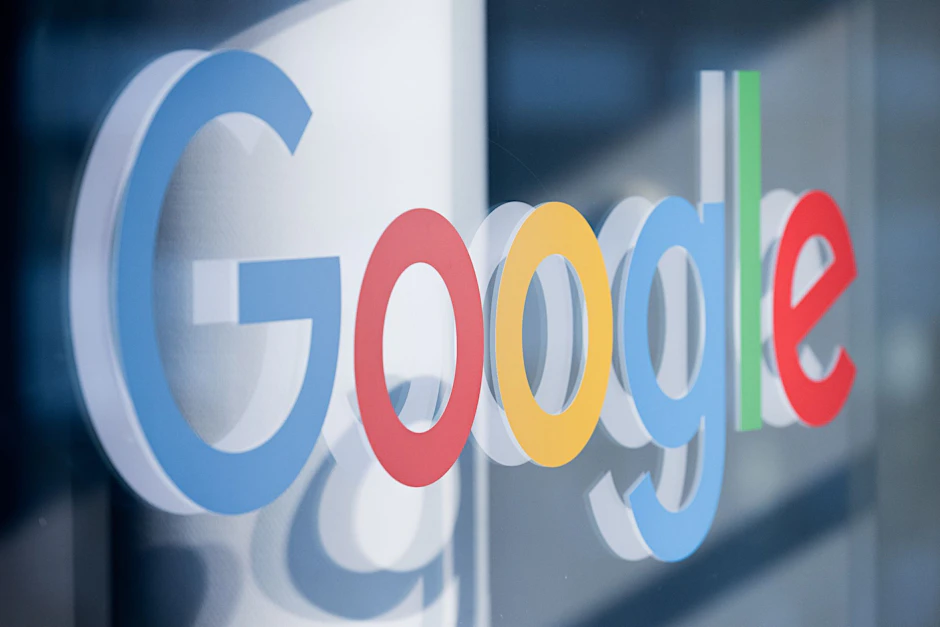 ARCHIV - Google hat drei Videos für eine Kampagne zur Bekämpfung von Fehlinformationen und Manipulationsversuchen veröffentlicht.  