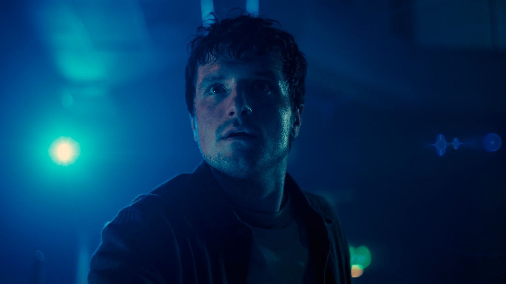 Wachmann Mike (Josh Hutcherson) arbeitet in „Five Nights at Freddy’s“ in einer verlassenen Pizzeria.