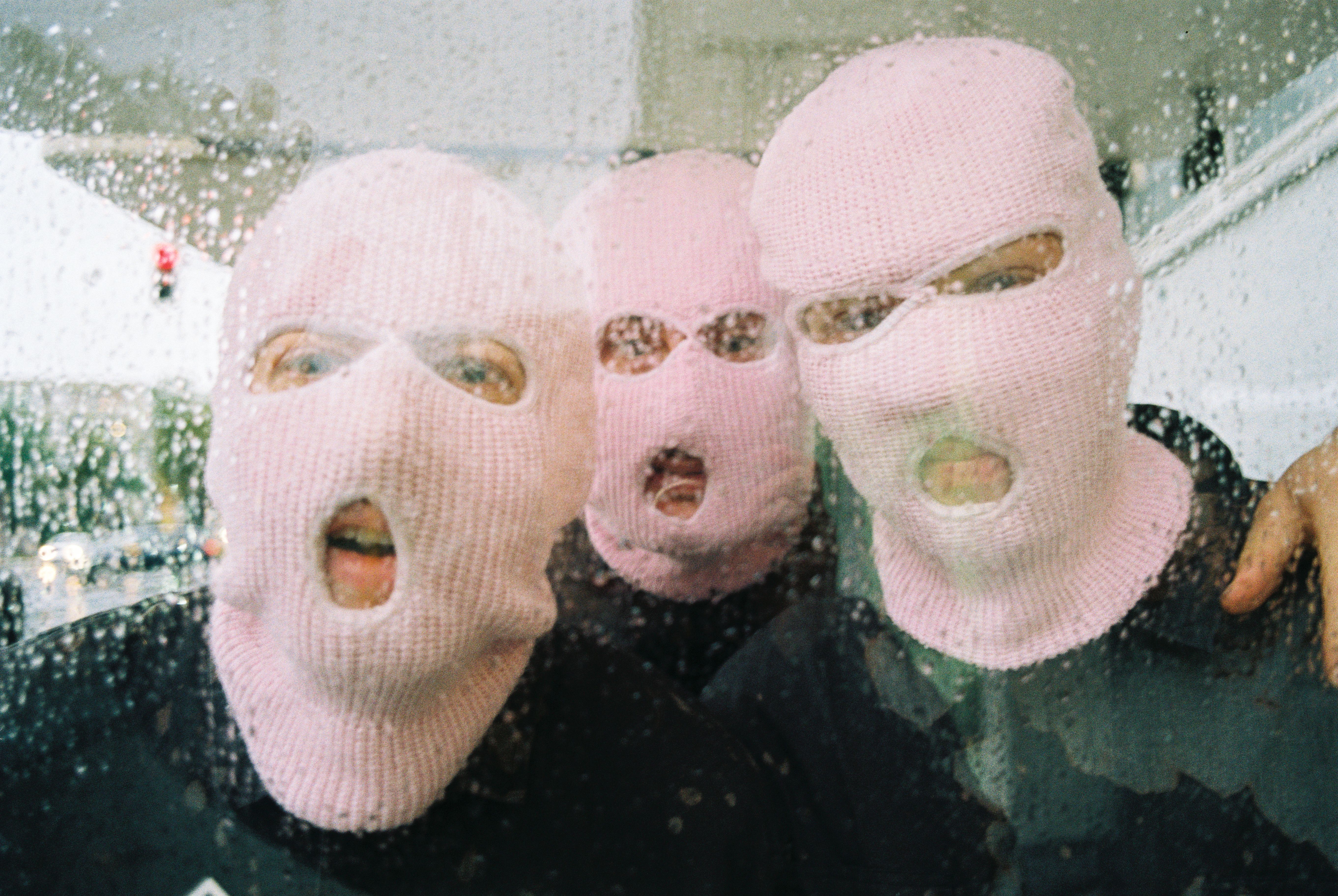 Rapcrew PA69: Wer sind die mysteriösen Berliner Jungs hinter den rosa Masken?