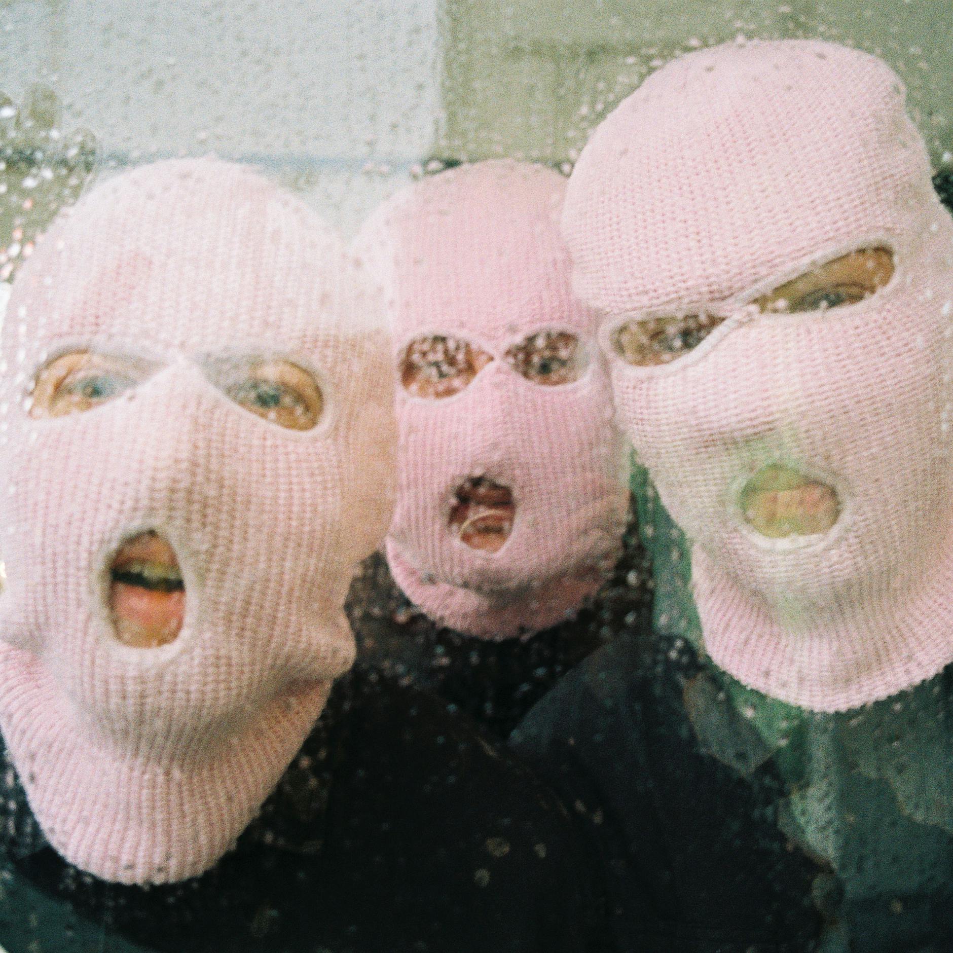 Rapcrew PA69: Wer sind die mysteriösen Berliner Jungs hinter den rosa Masken?