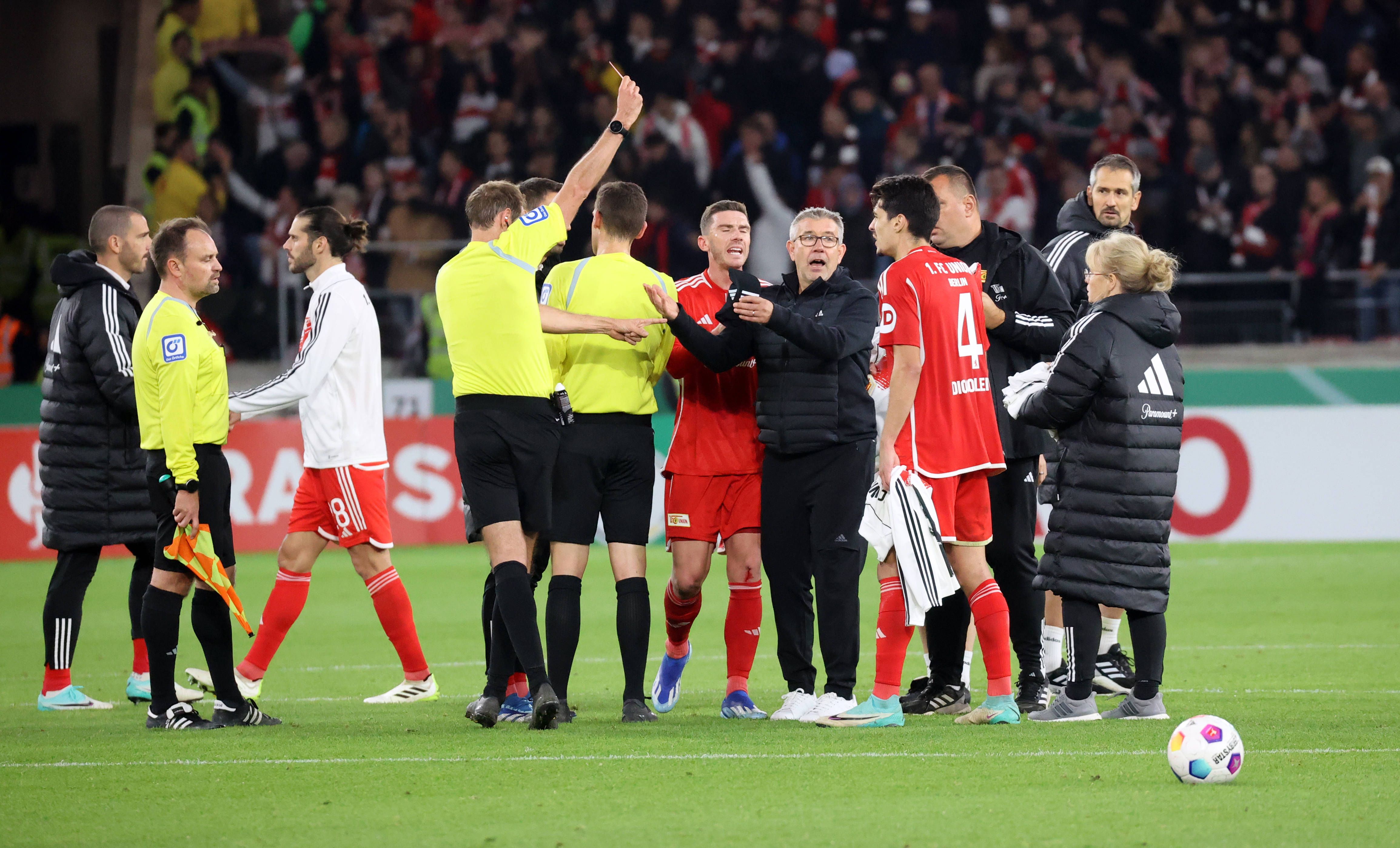 Union-Krise immer schlimmer: Trainer Fischer sieht beim Pokal-Aus in Stuttgart Rot!