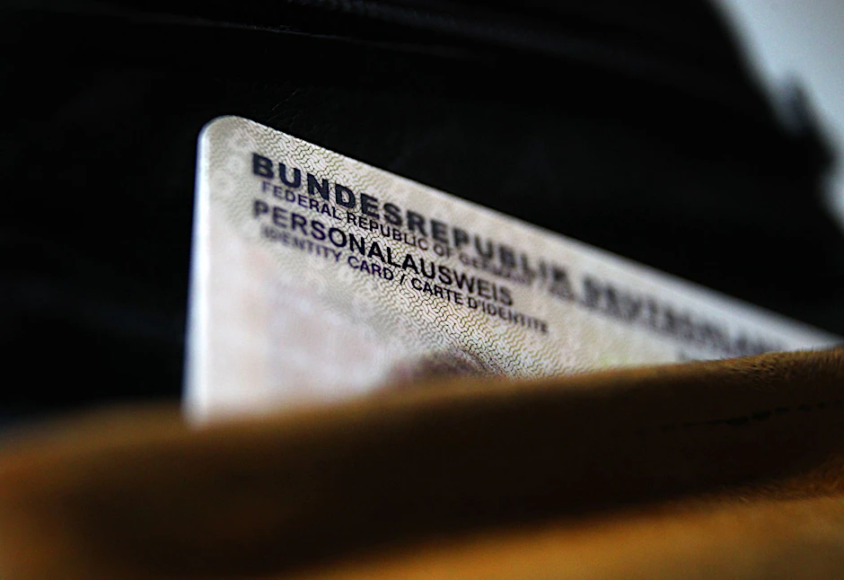 Den Personalausweis können Sie jetzt auch aus dem Automaten abholen. 